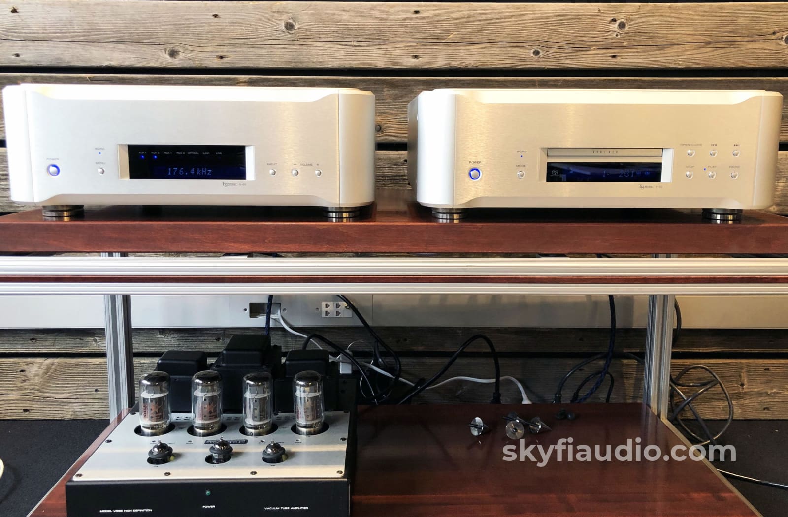 Esoteric P-02 Sacd/Cd Transport And D-02 Dac - Flagship Combination 100/120/230V Cd + Digital