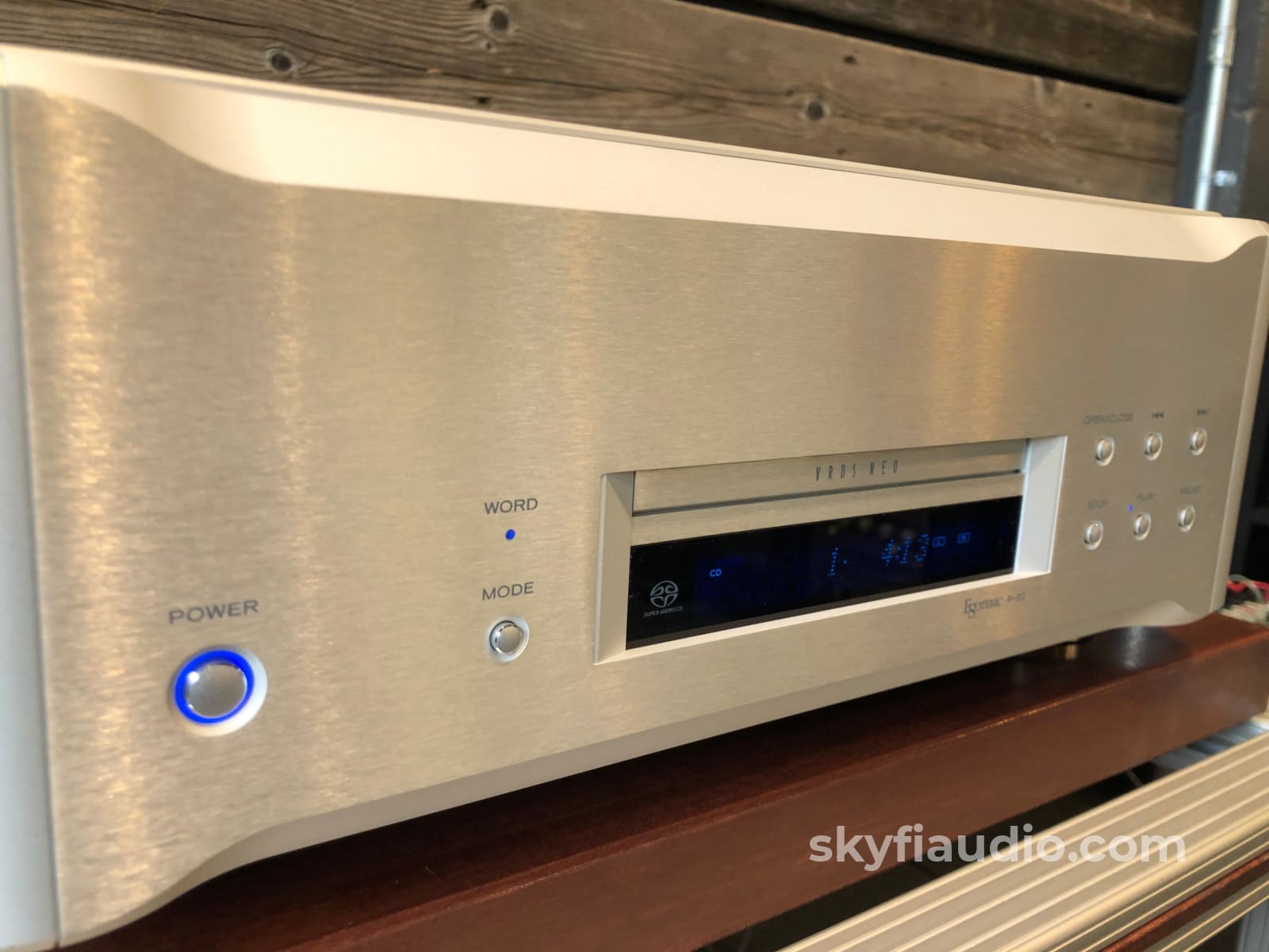 Esoteric P-02 Sacd/Cd Transport And D-02 Dac - Flagship Combination 100/120/230V Cd + Digital