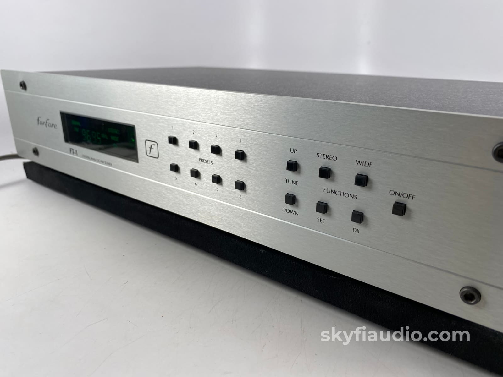 Fanfare Ft-1 Digital/Analog Fm Tuner With Remote Rare Silver Faceplate