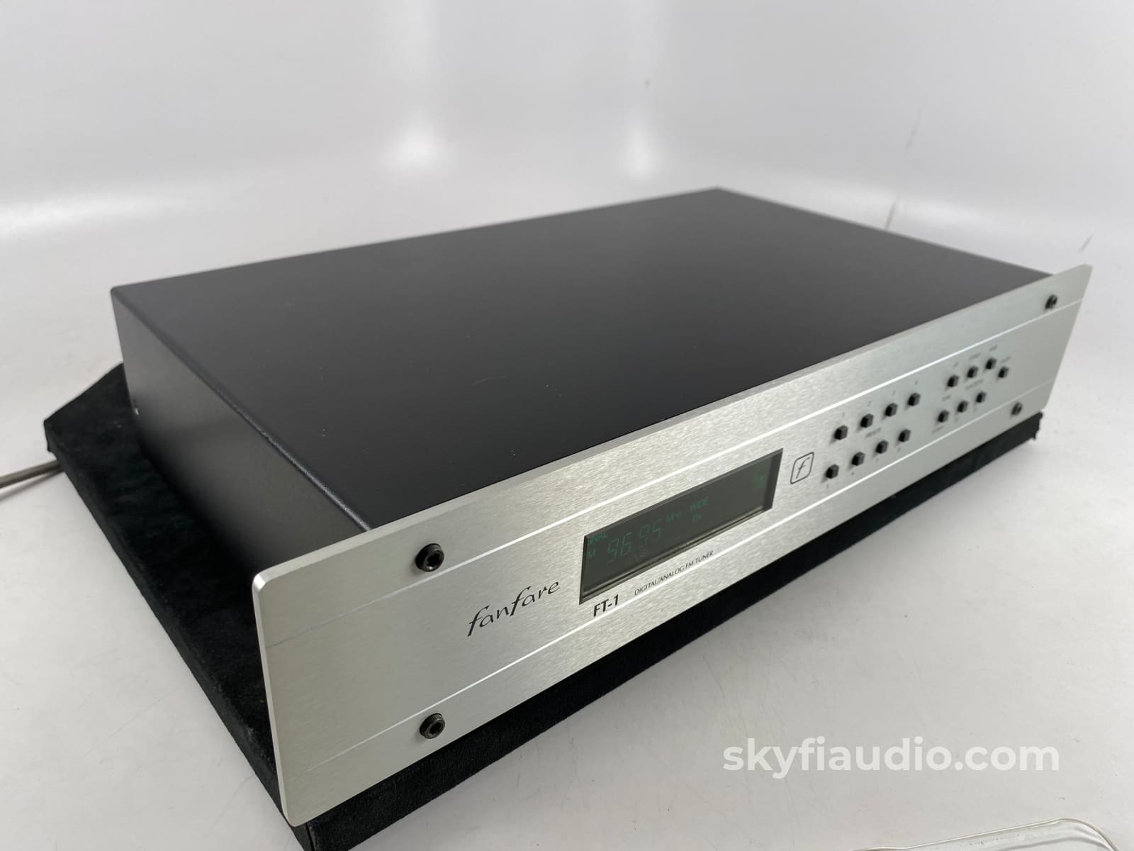 Fanfare Ft-1 Digital/Analog Fm Tuner With Remote Rare Silver Faceplate