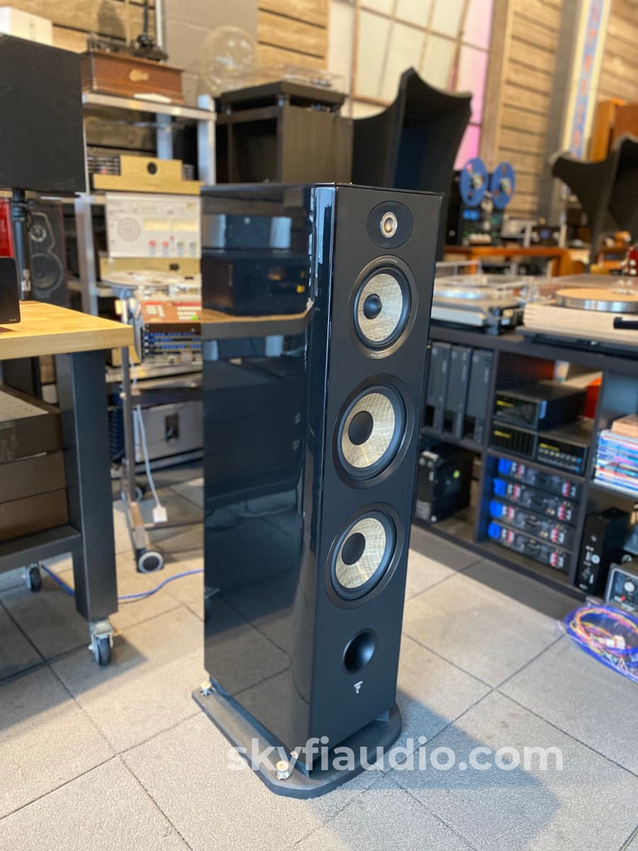 Focal Aria 948 Gloss Black Speakers - Impressive Bass Response