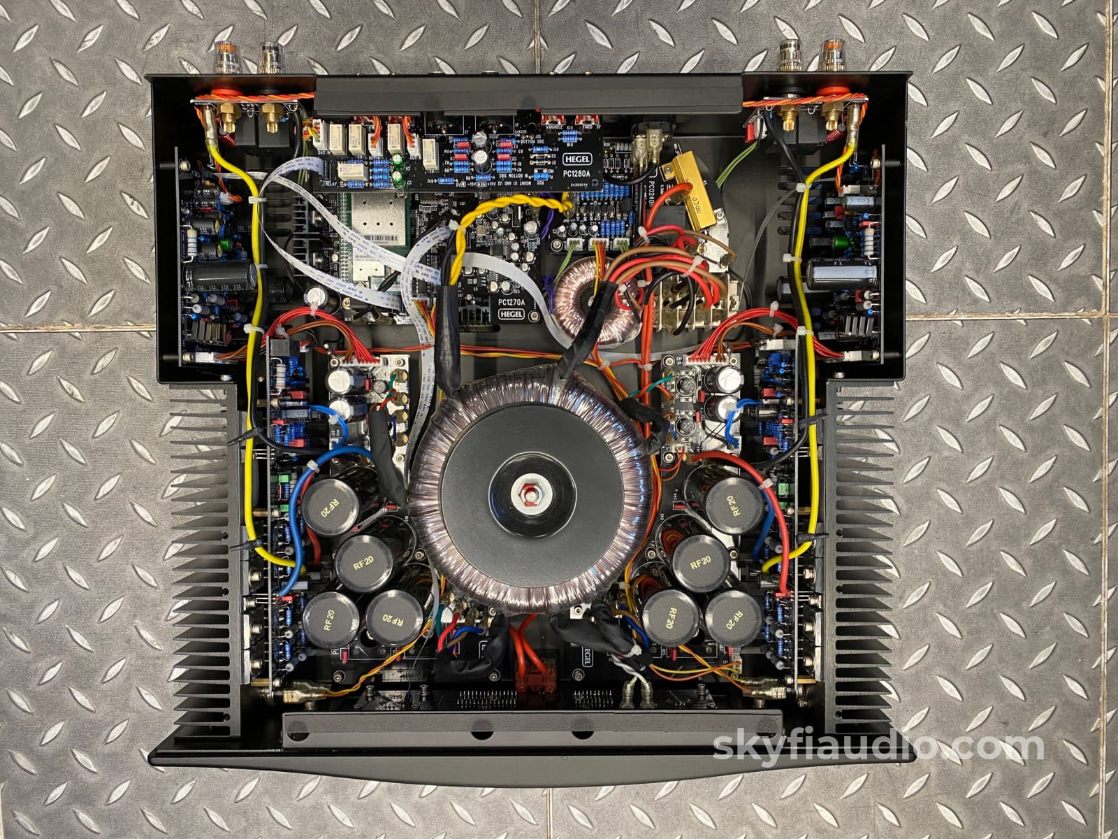 Hegel H360 Integrated Amplifier 250W! With Dac! (Airplay Dsd Steaming)