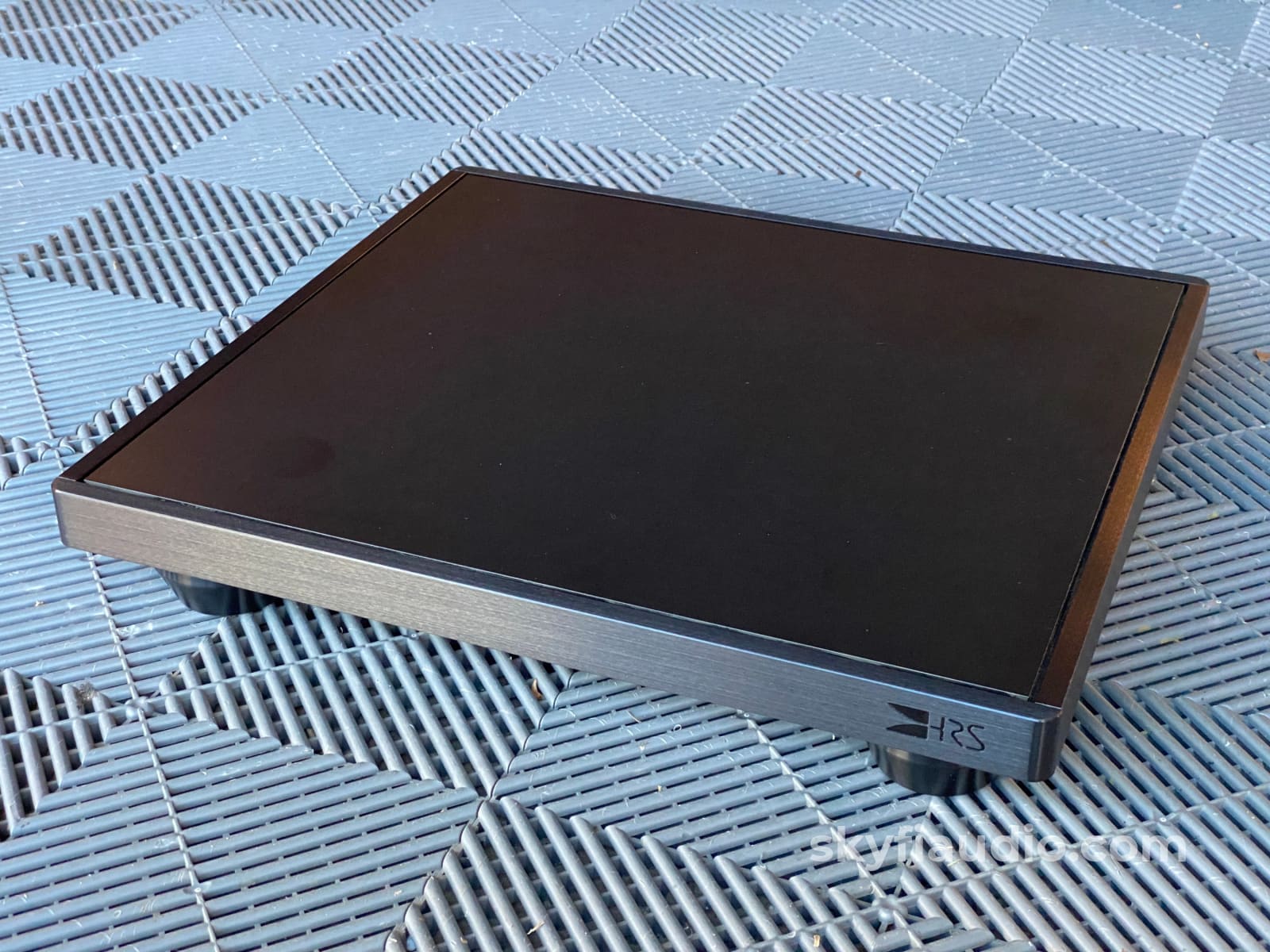 Hrs S3 Monoblock Isolation Platform / Stand W/ 2 Tall Feet 21 X 19 Accessory