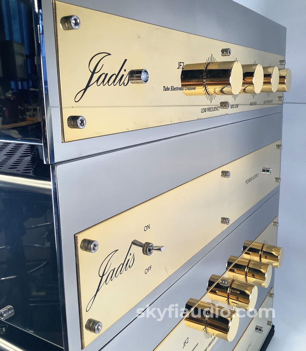 http://skyfiaudio.com/cdn/shop/products/jadis-jf2-tube-electronic-4-way-crossover-chassis-dual-mono-setup-including-power-supplies-accessory-970.jpg?v=1673958523&width=2048