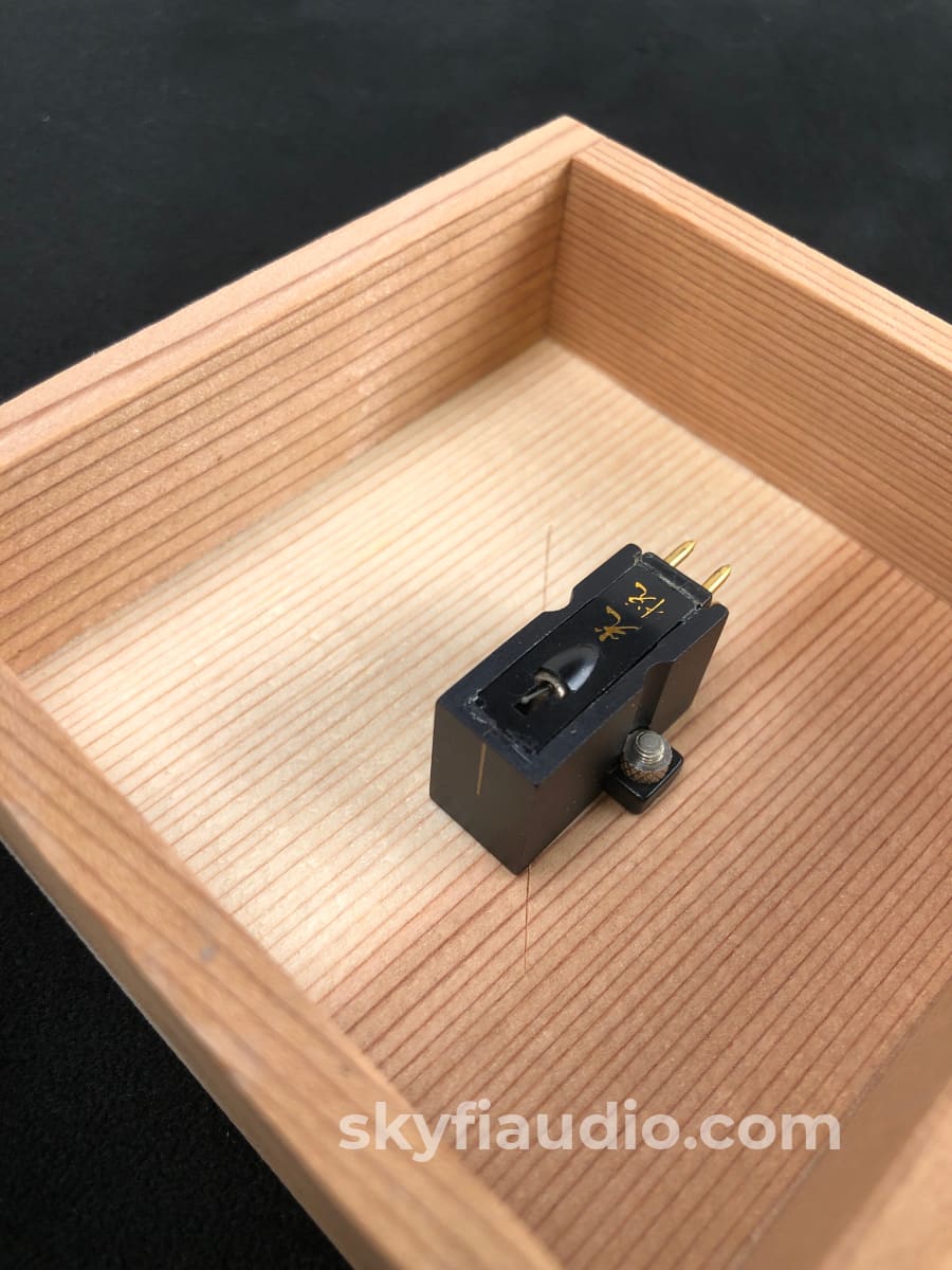 Koetsu Black Mc (Moving-Coil) Phono Cartridge - Musashino Audio Lab Refurbished