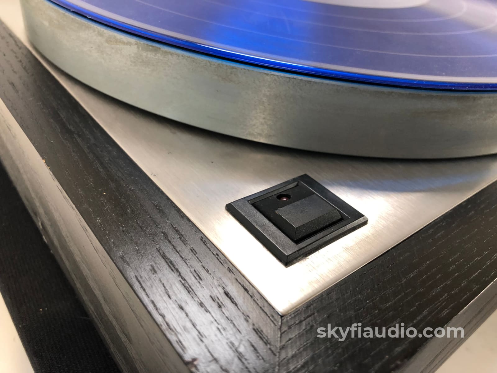 Legendary Linn Lp12 Turntable With New Sumiko Blue Point No. 2 Cartridge