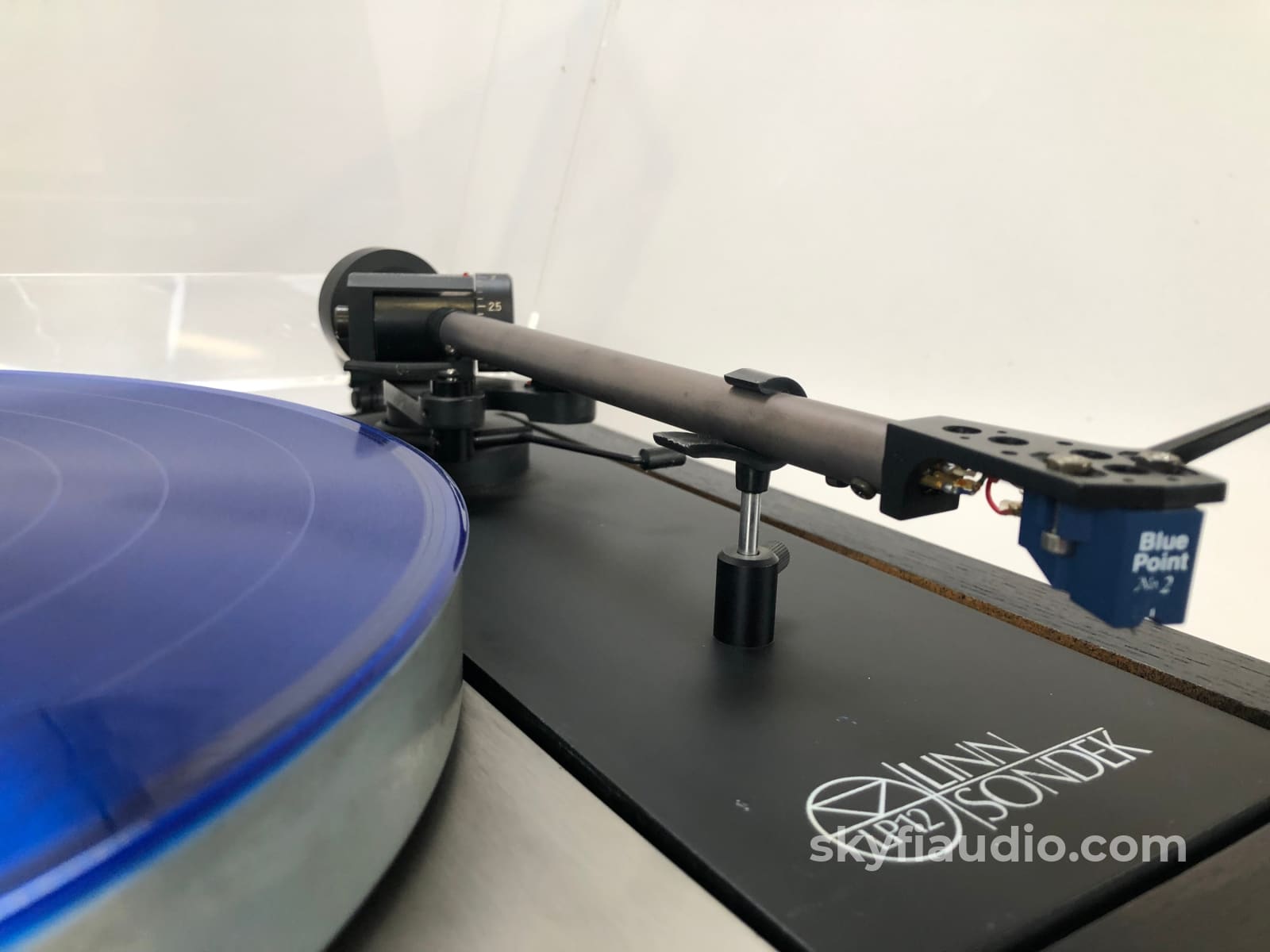 Legendary Linn Lp12 Turntable With New Sumiko Blue Point No. 2 Cartridge