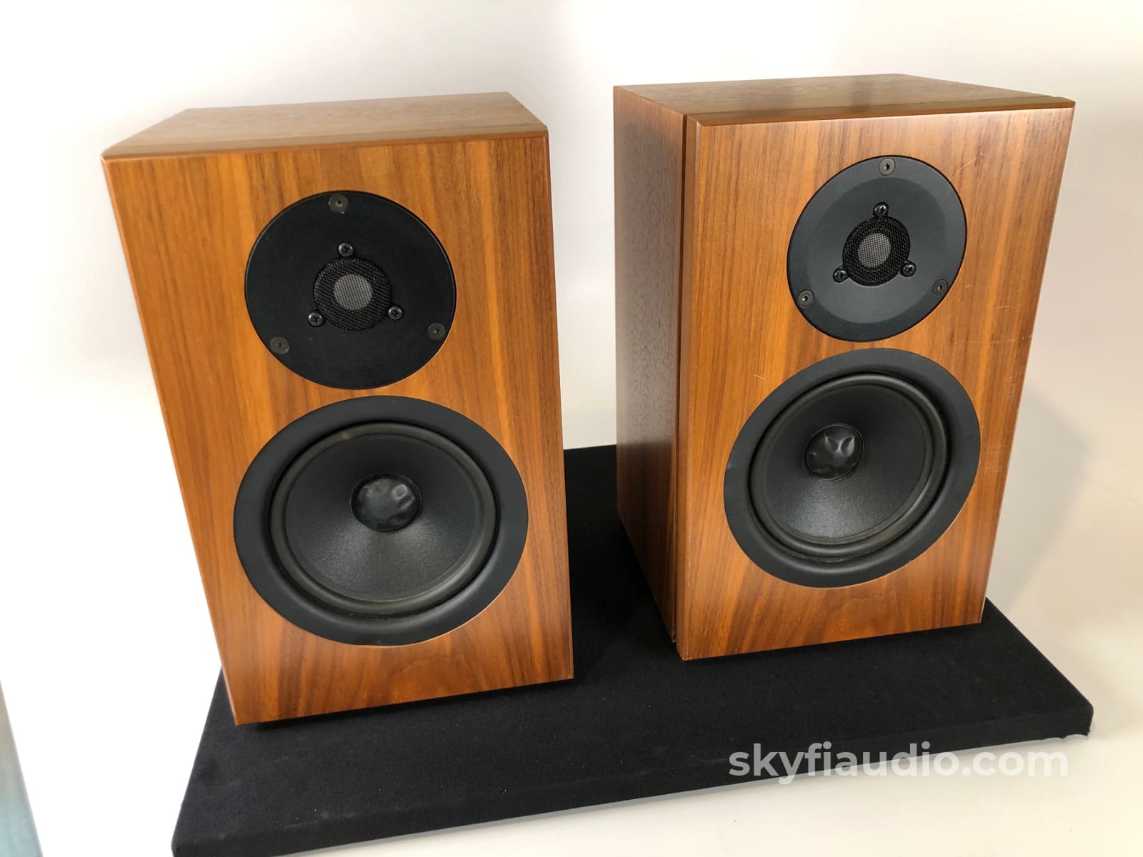 Linn 5 Speaker Surround System - Keilidh Tukan And Av5120 In Cherry Speakers
