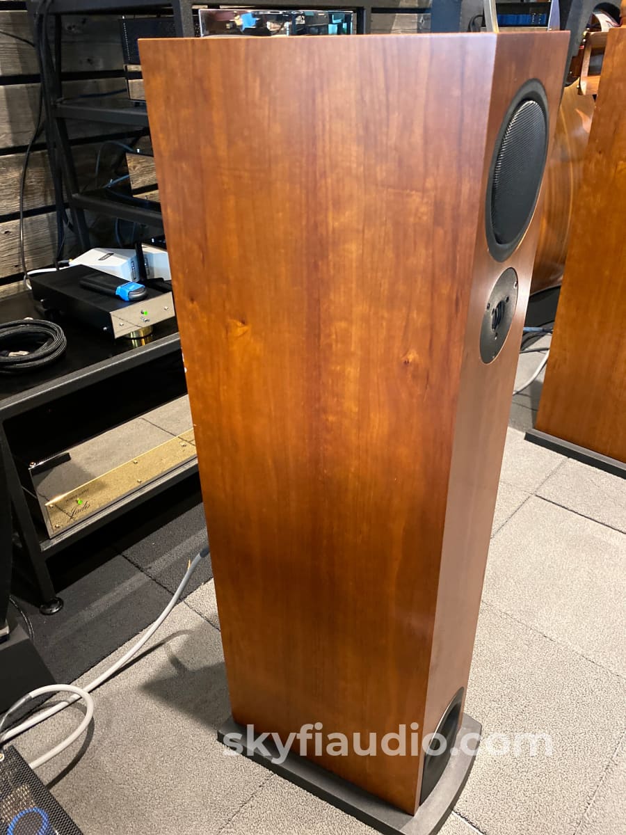 Linn Av 5140 Full-Range Floorstanding Speakers - Cherry Finish (2 Of 2)
