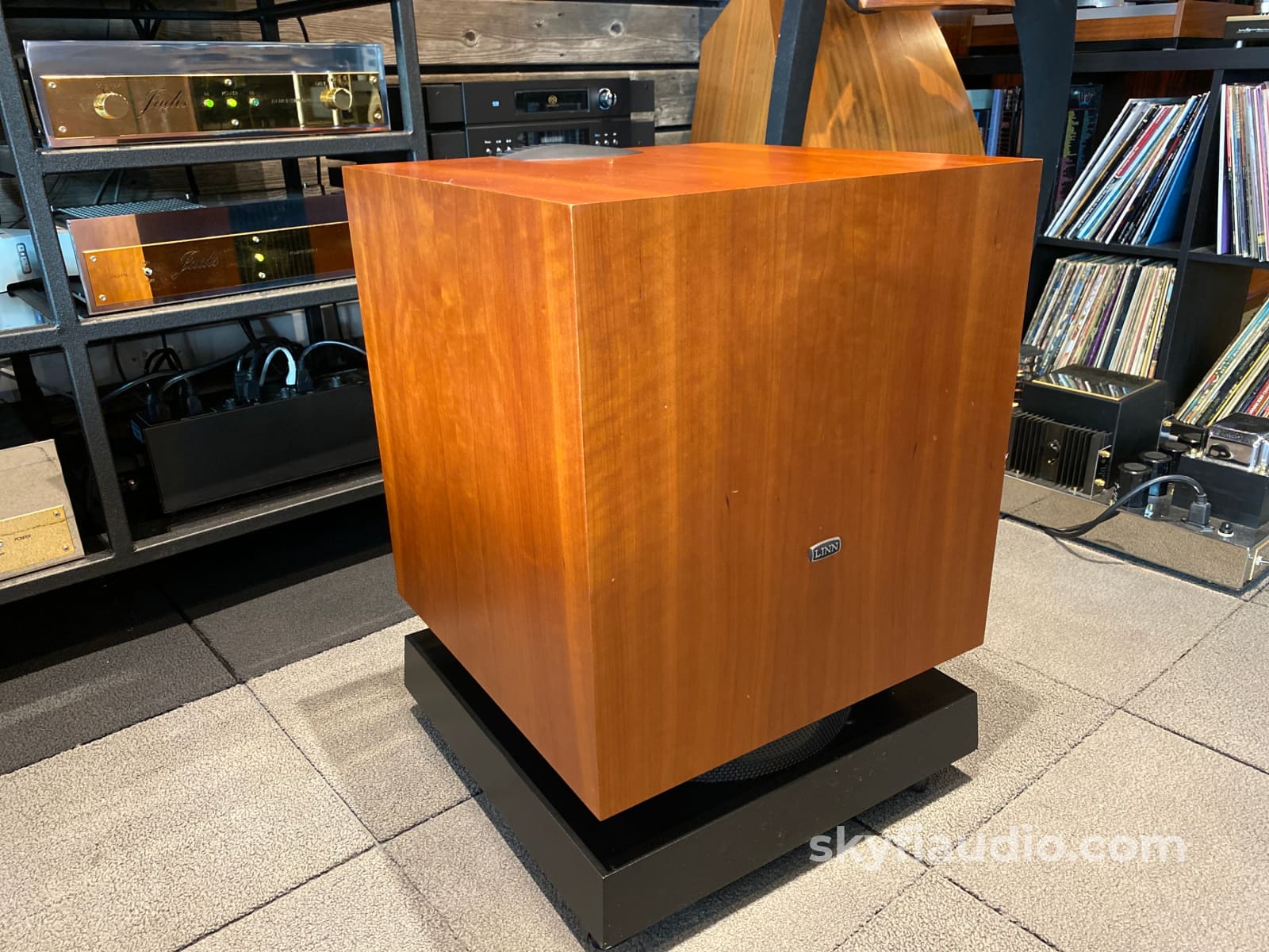 Linn Av 5150 Active Isobarik Subwoofer - Cherry Finish Speakers