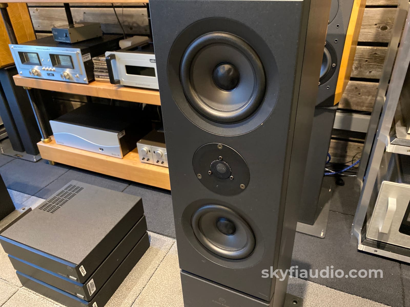Linn Kaber Active Speakers With 3 X Lk-100 Amps And Crossover Cards