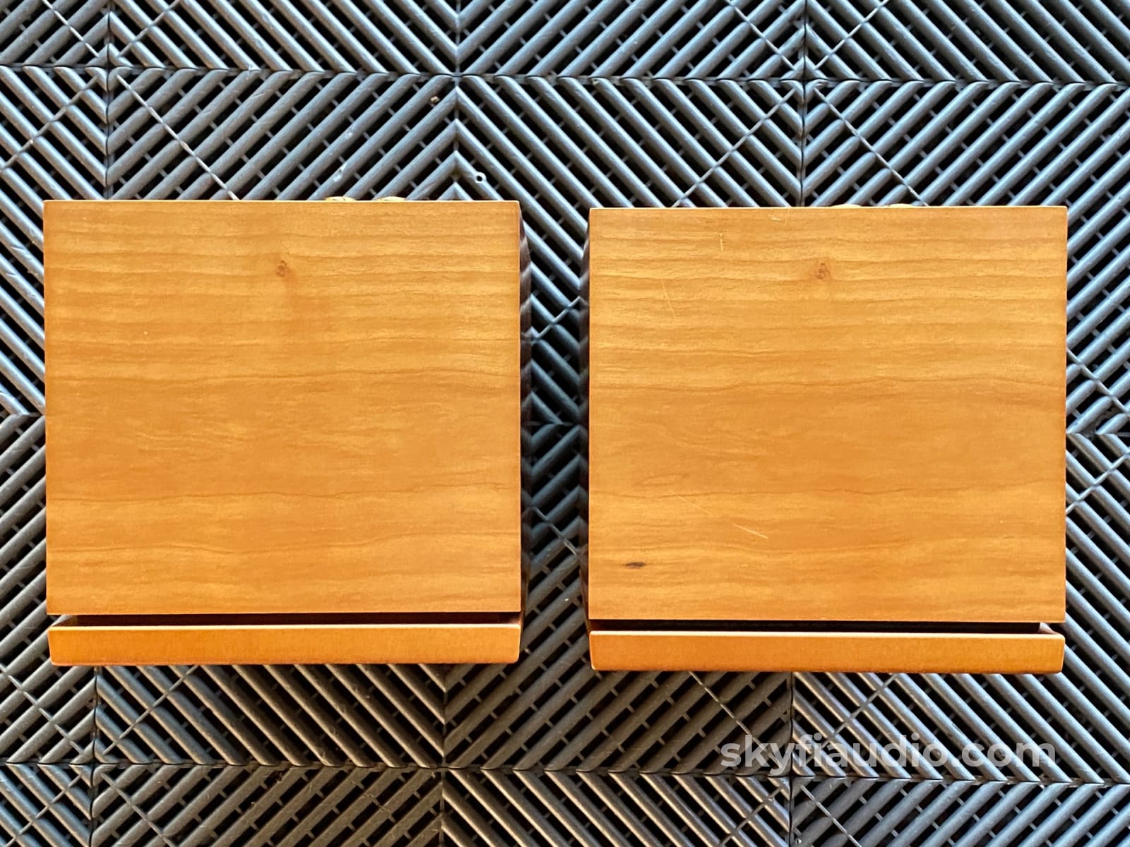 Linn Tukan Bookshelf Speakers In Teak - Made In The Uk