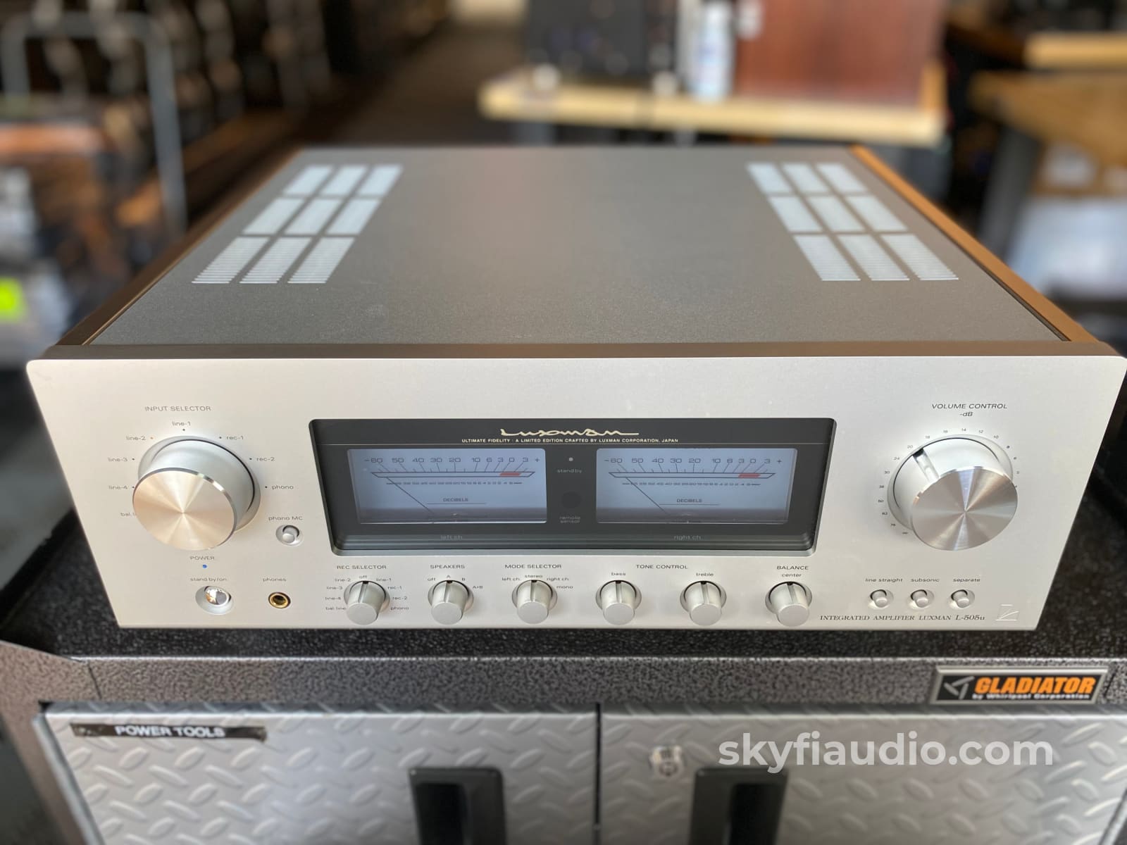 Luxman L-505U Integrated Amplifier With Phono And Meters