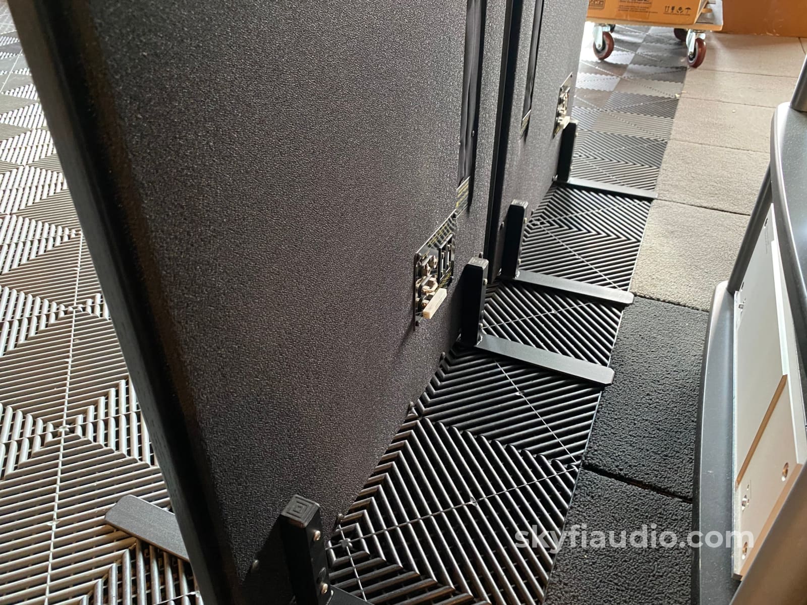 Magnepan Magneplanar Mg 3.7 Speakers In Black