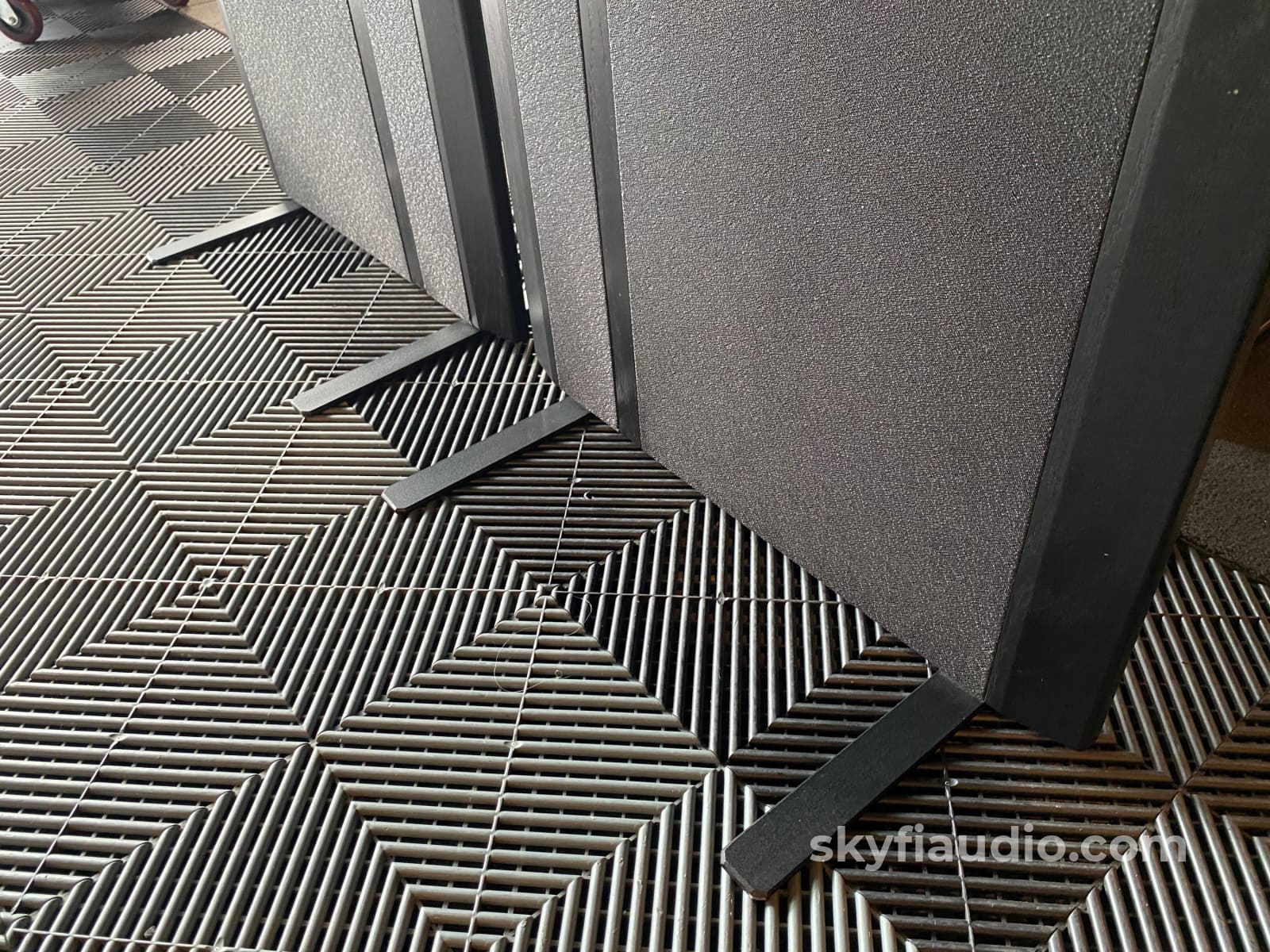 Magnepan Magneplanar Mg 3.7 Speakers In Black