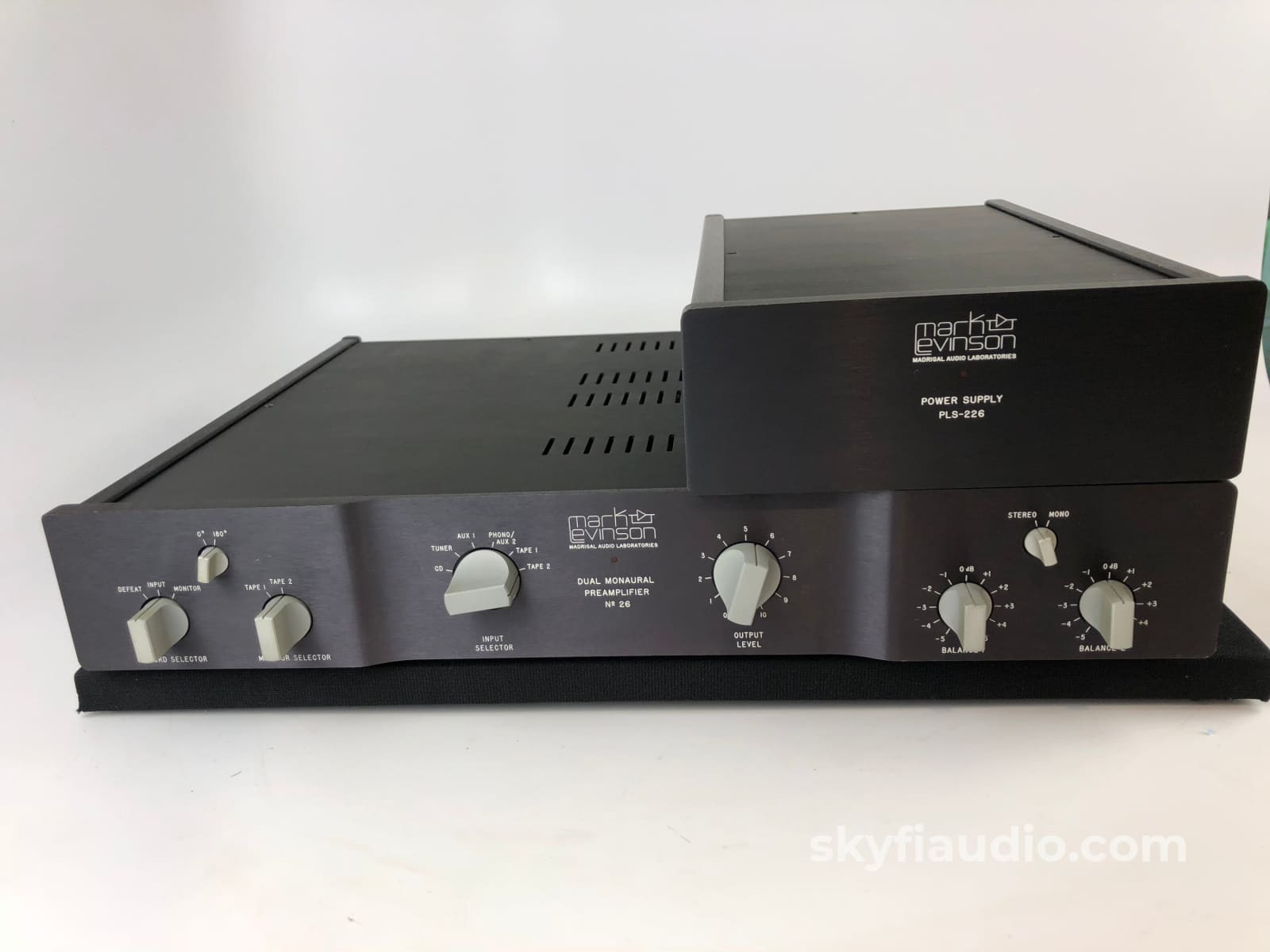 Mark Levinson No.26 Preamplifier