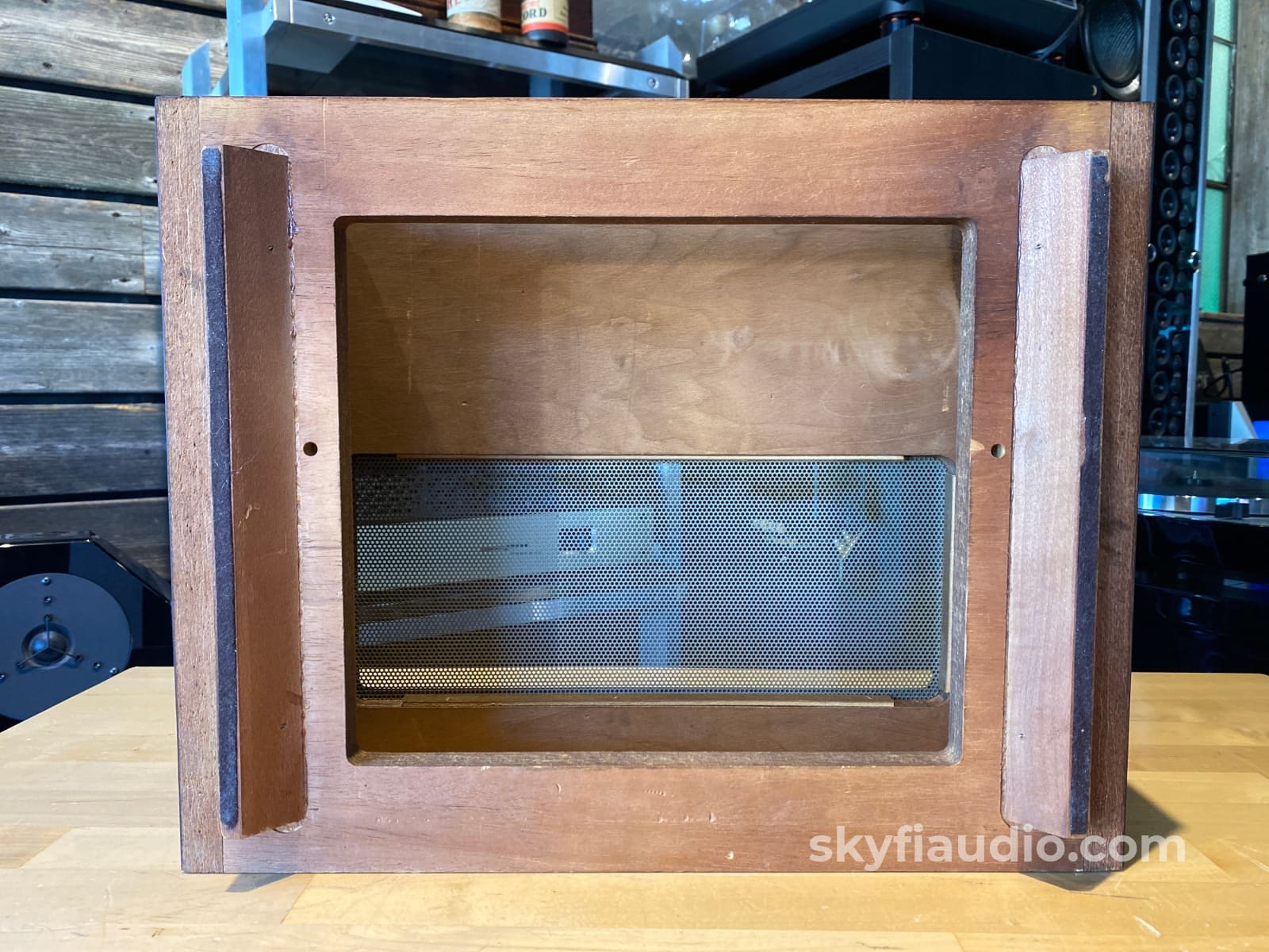 Mcintosh L12 Wood Cabinet - Slant Feet W/ 10 Or 12 Adjustable Panlocs Accessory