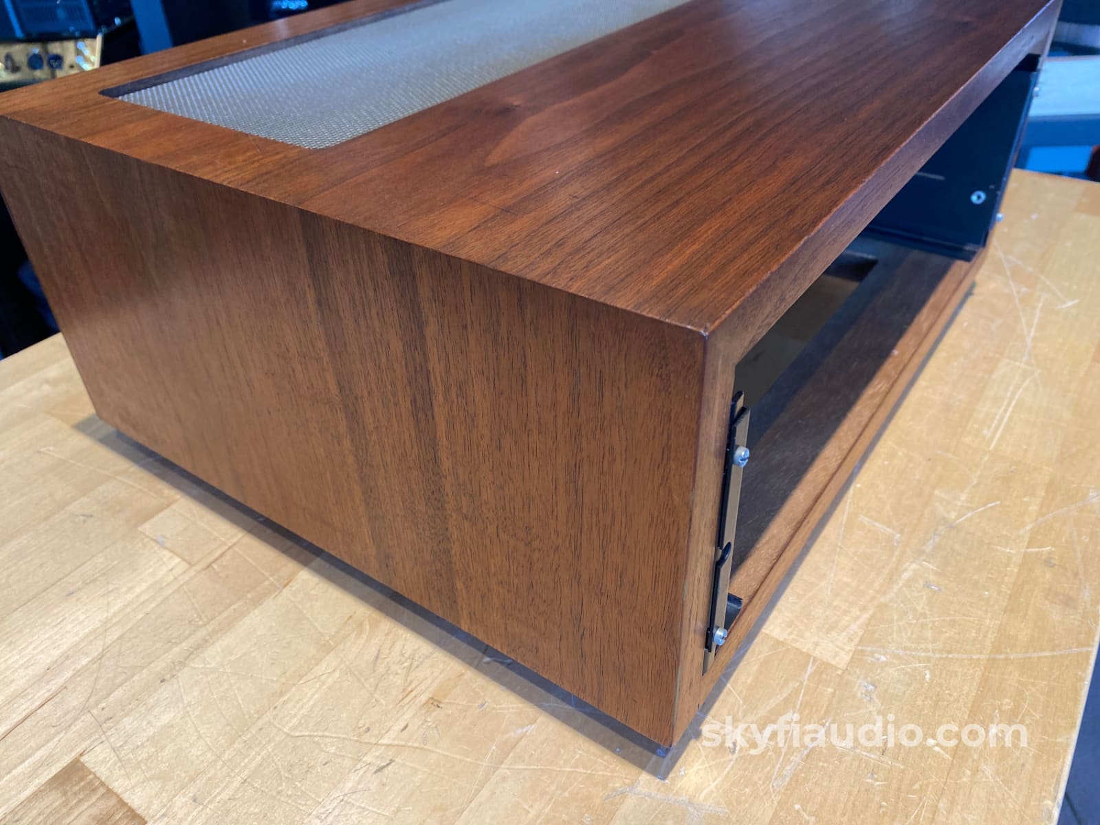 Mcintosh L12 Wood Cabinet - Slant Feet W/ 10 Or 12 Adjustable Panlocs Accessory