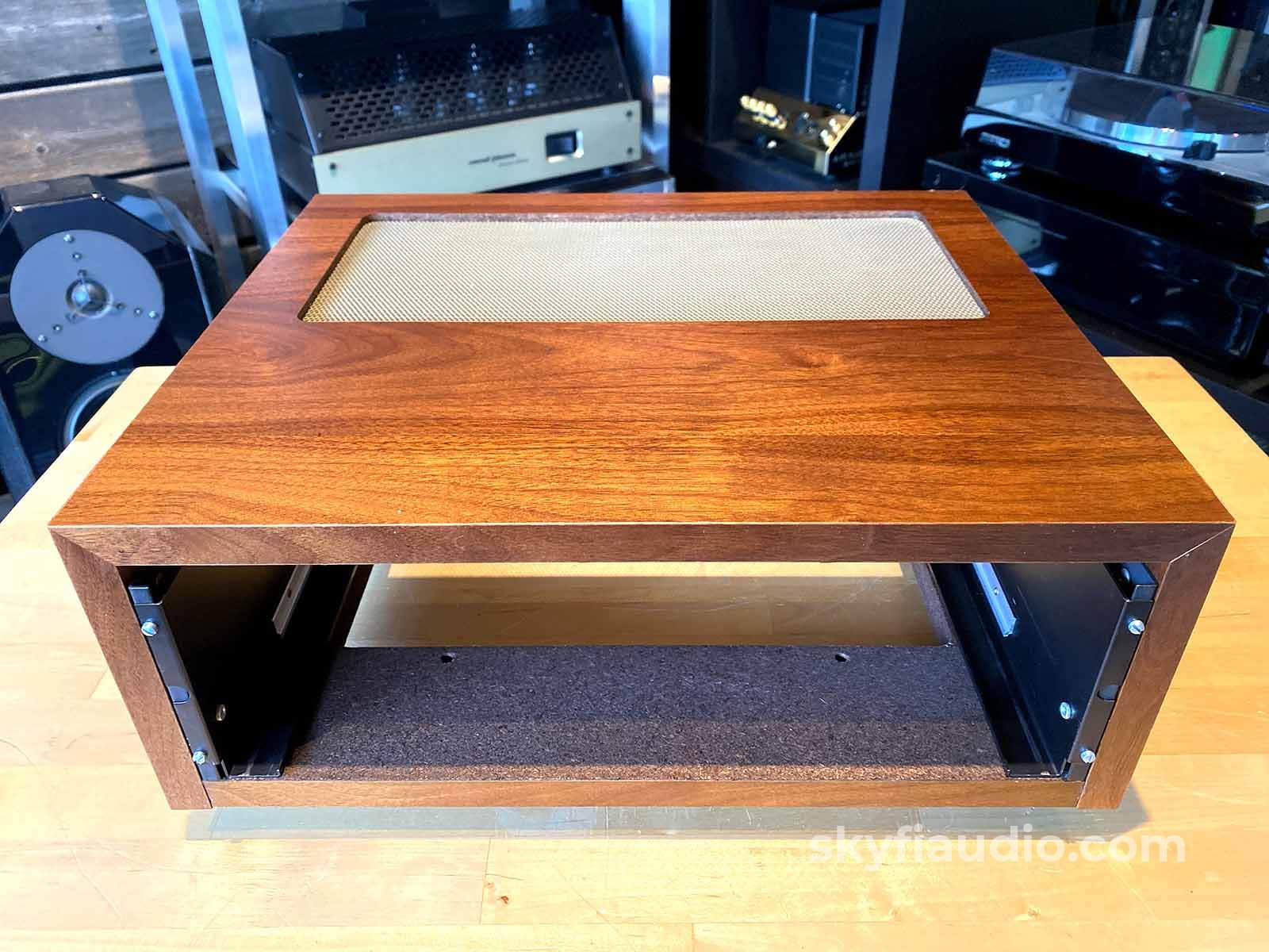 Mcintosh L52 Wood Cabinet For 5 Components W/13.5 Deep Panloc Hardware (Mc2125) Accessory