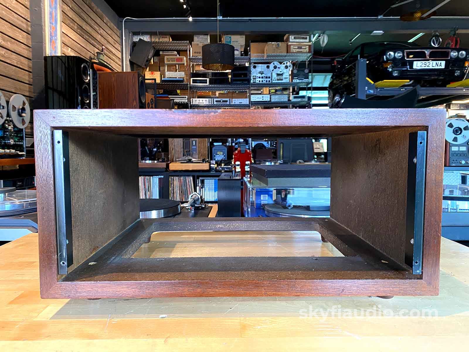 Mcintosh L54 Wood Cabinet For Large Amplifiers - No Panlocs Accessory