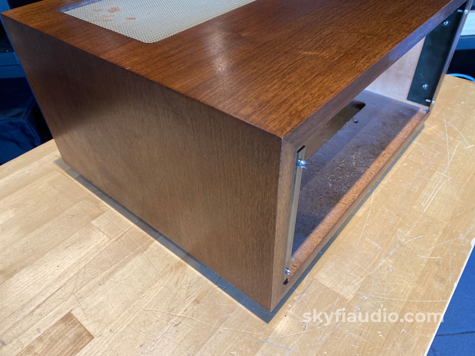 Mcintosh L54 Wood Veneer Cabinet For Large Amplifiers - No Panlocs Accessory