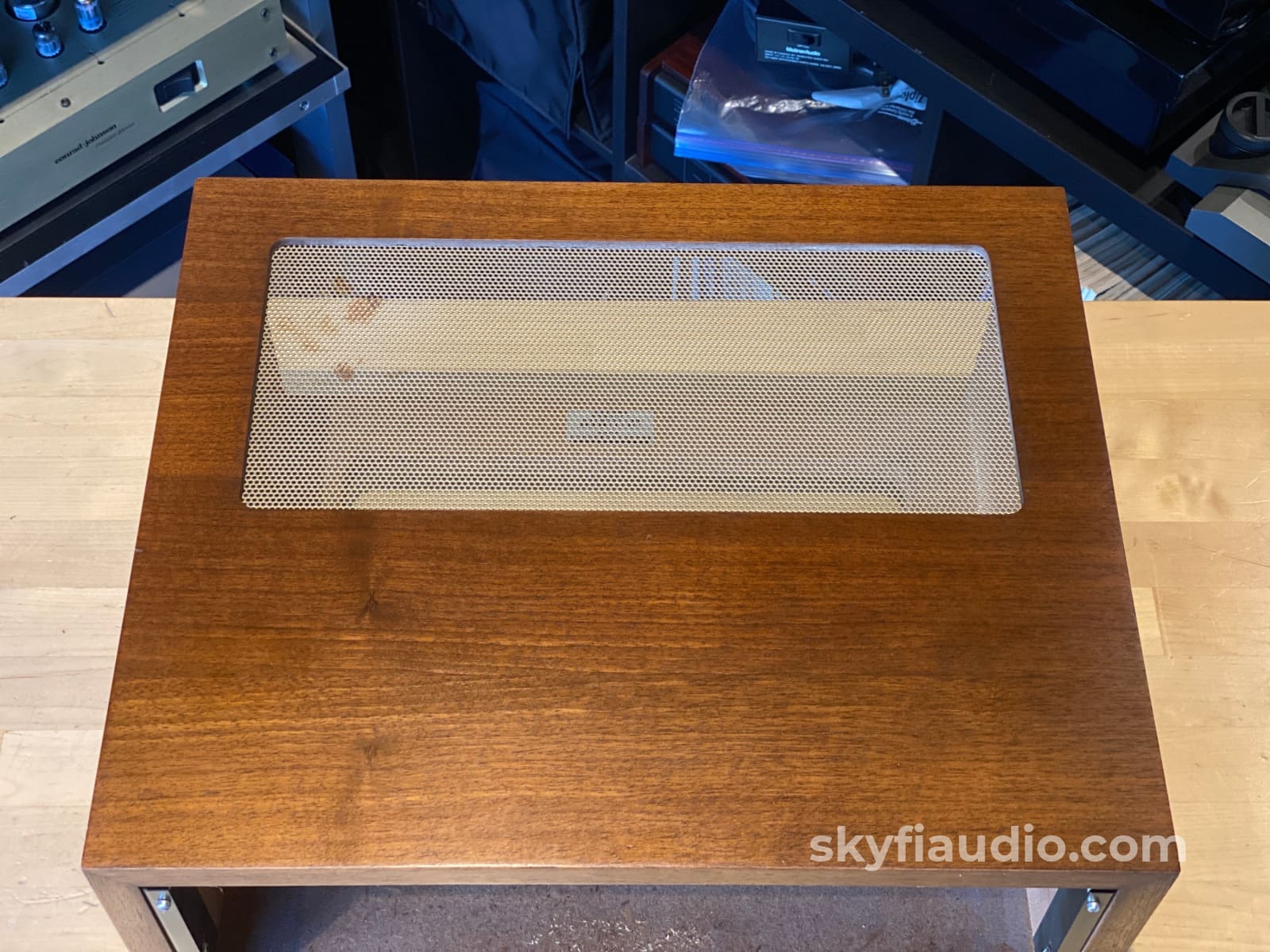 Mcintosh L54 Wood Veneer Cabinet For Large Amplifiers - No Panlocs Accessory