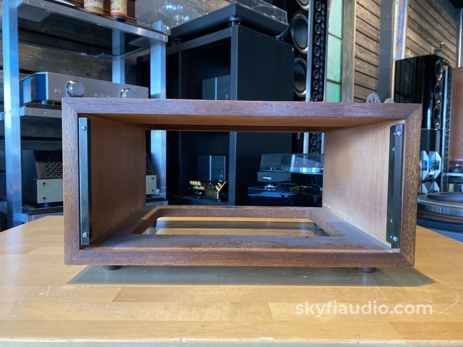 Mcintosh L54 Wood Veneer Cabinet For Large Amplifiers - No Panlocs Accessory