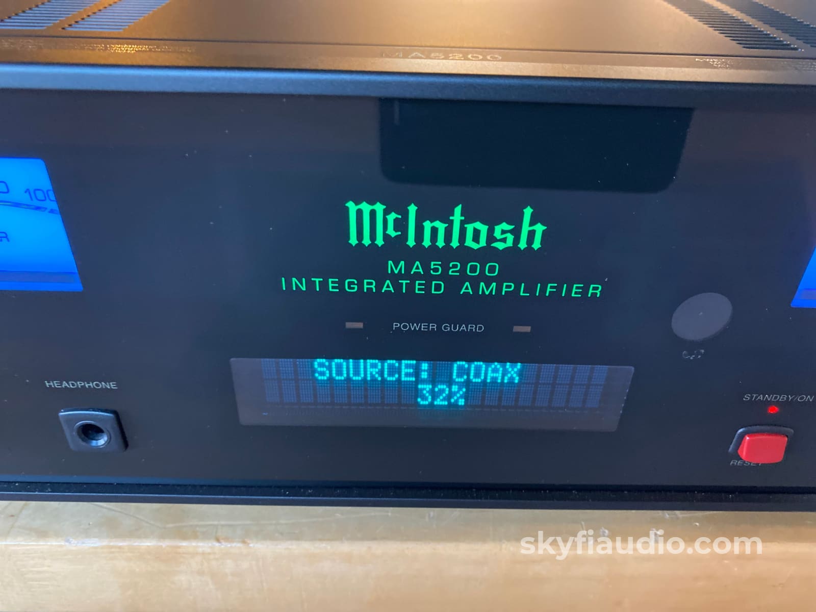 Mcintosh Ma5200 Integrated Amplifier - Like New And Complete