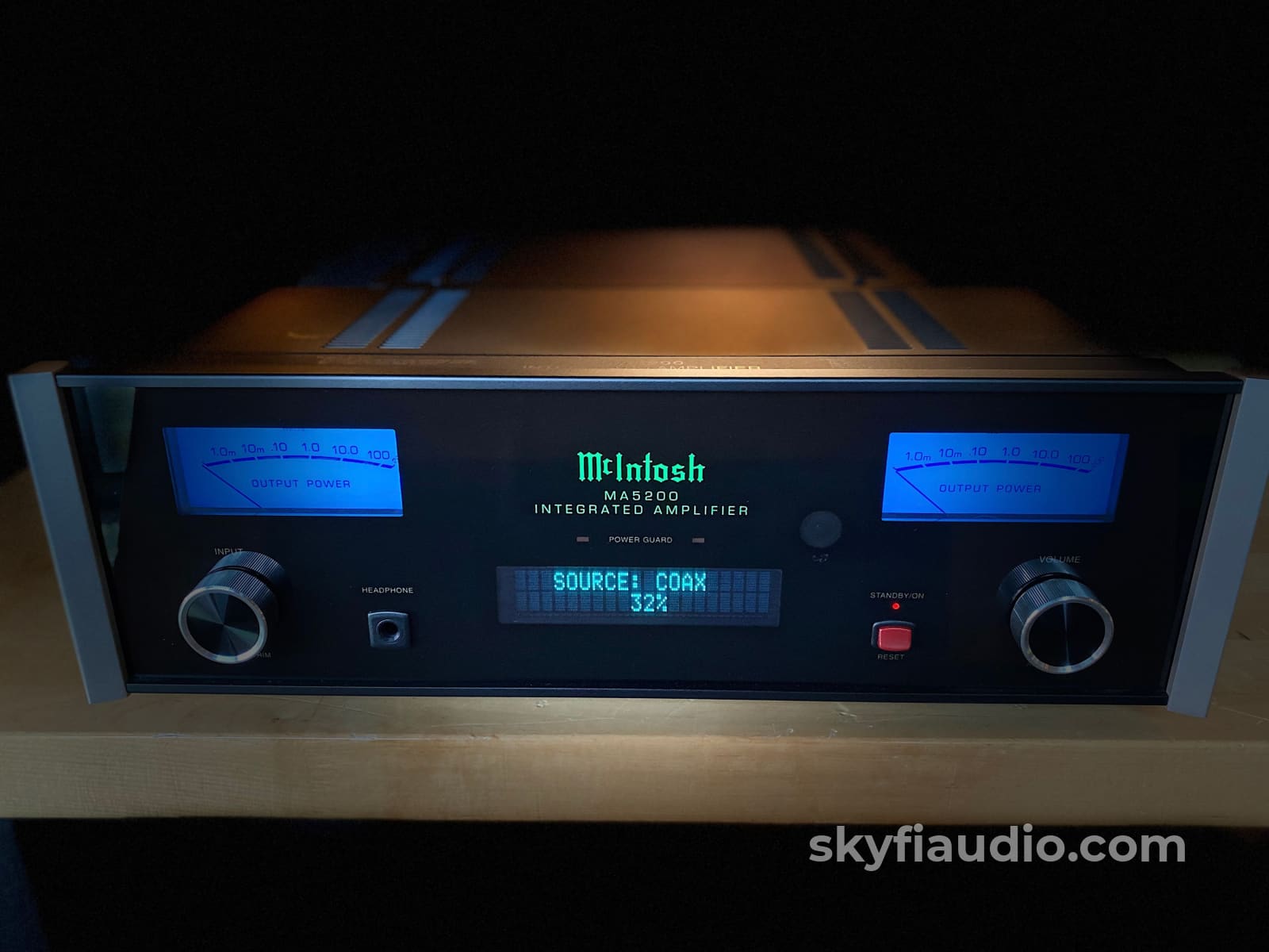 Mcintosh Ma5200 Integrated Amplifier - Like New And Complete