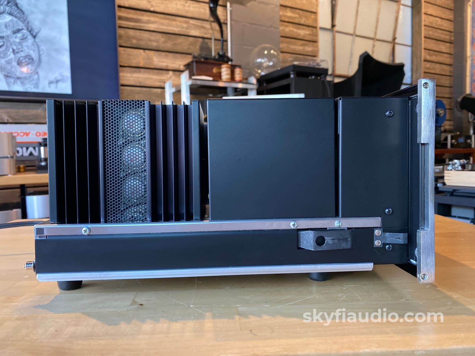 Mcintosh Mc2205 Vintage Stereo Amplifier - New Glass