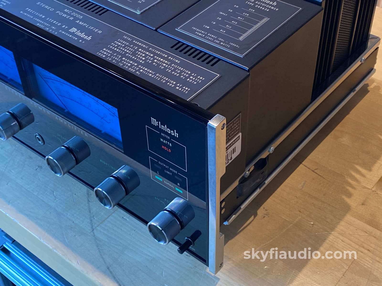 Mcintosh Mc2205 Vintage Stereo Amplifier - New Glass