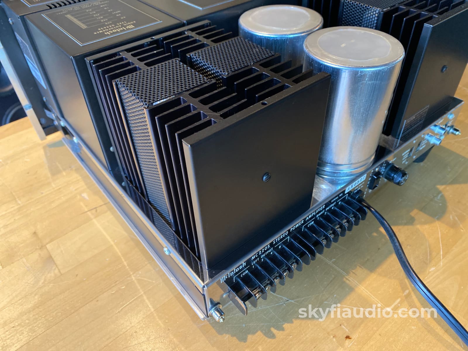 Mcintosh Mc2205 Vintage Stereo Amplifier - New Glass