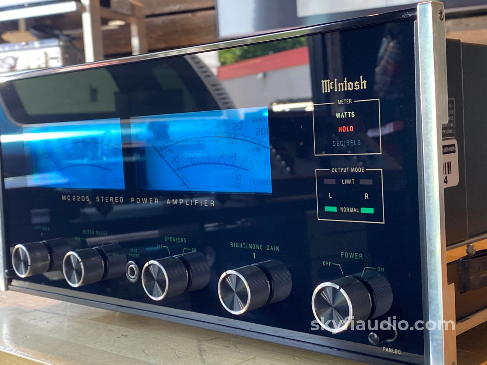 Mcintosh Mc2205 Vintage Stereo Amplifier - New Glass