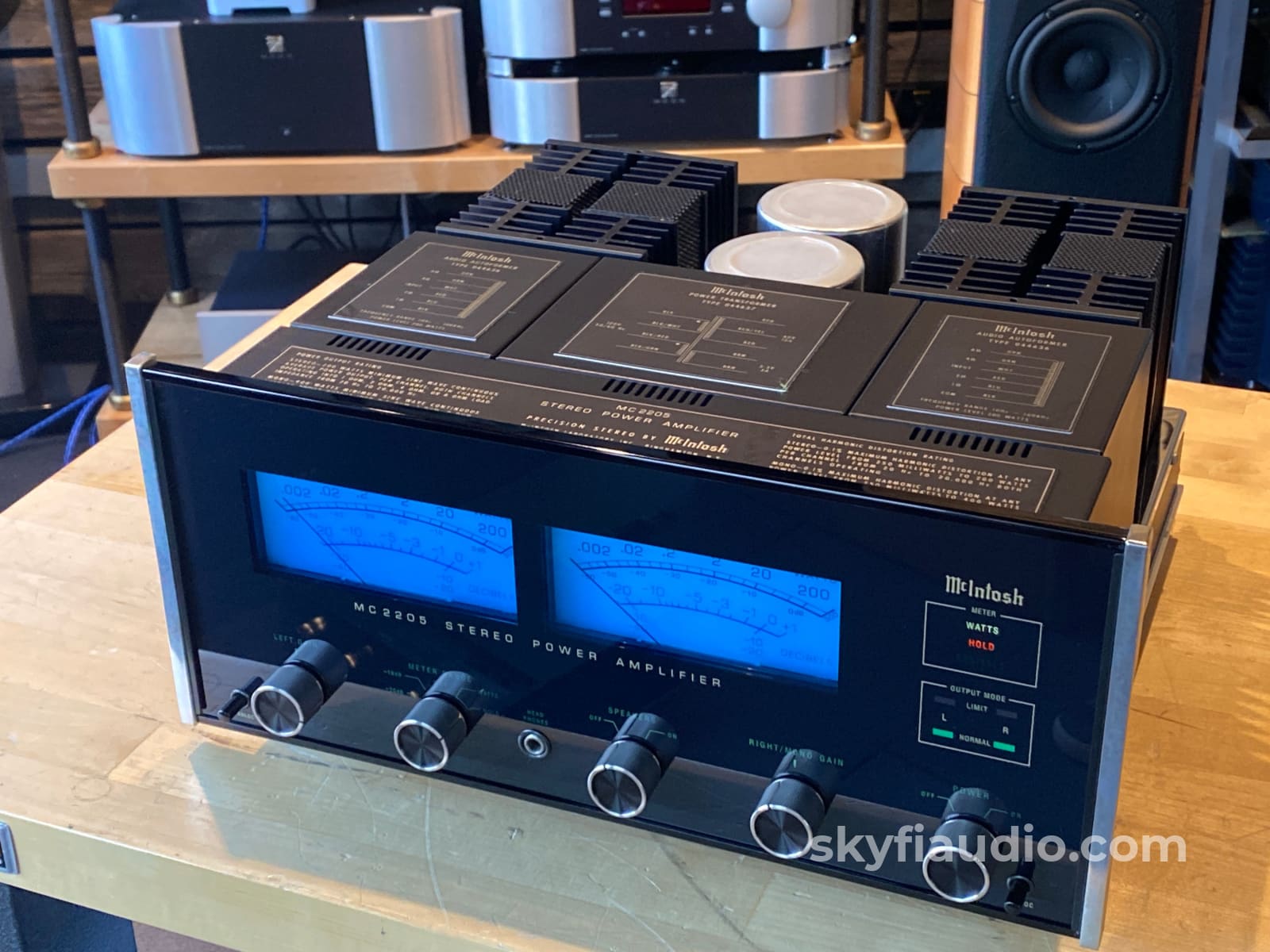 Mcintosh Mc2205 Vintage Stereo Amplifier - New Glass