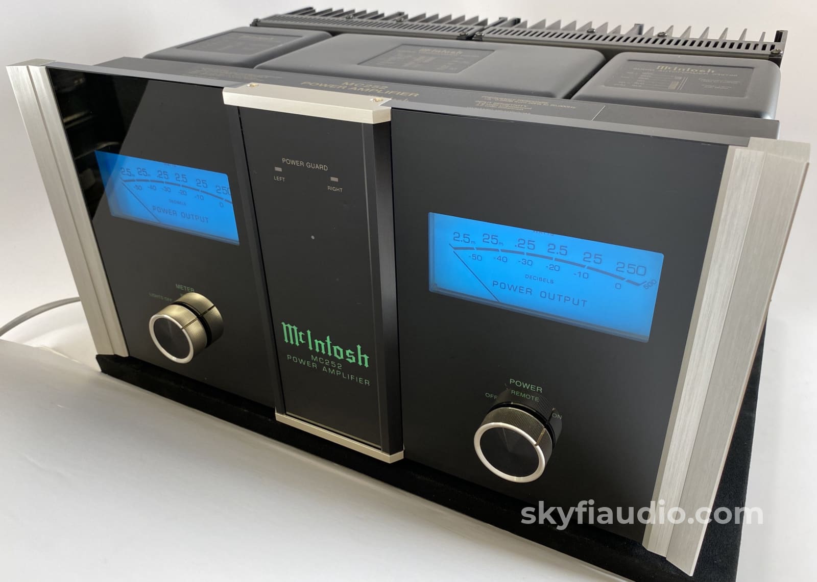 Mcintosh Mc252 Solid State Amplifier With 250Wpc