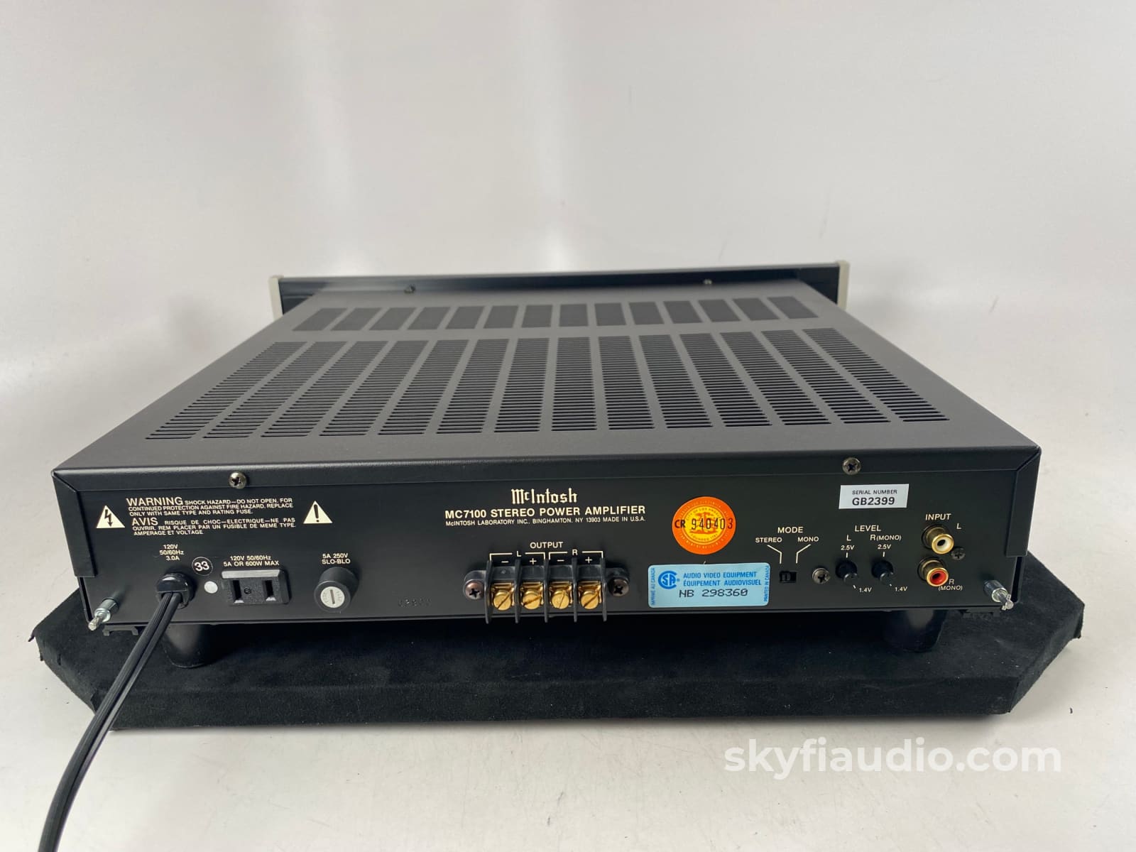 Mcintosh Mc7100 - Compact Yet Powerful Stereo Amplifier