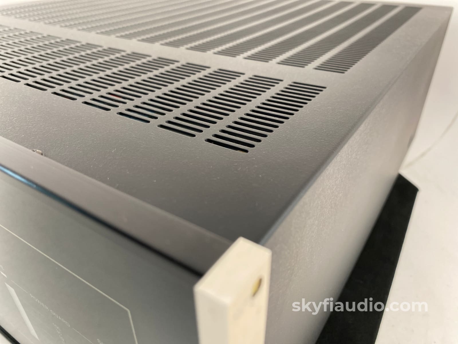 Mcintosh Mc7106 6 Channel Solid State W/Led Vu Meters Thx Amplifier