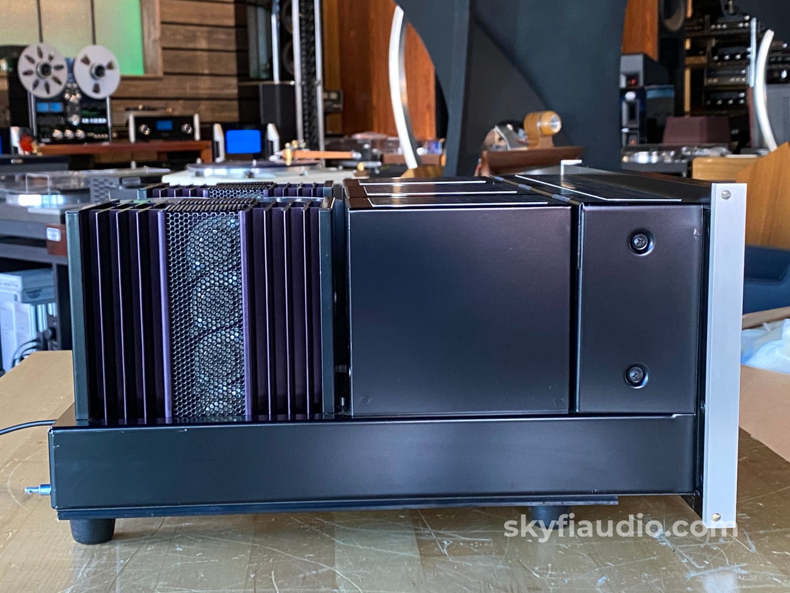 Mcintosh Mc7270 Amplifier With 270W X 2 - One Of Our Favorites!