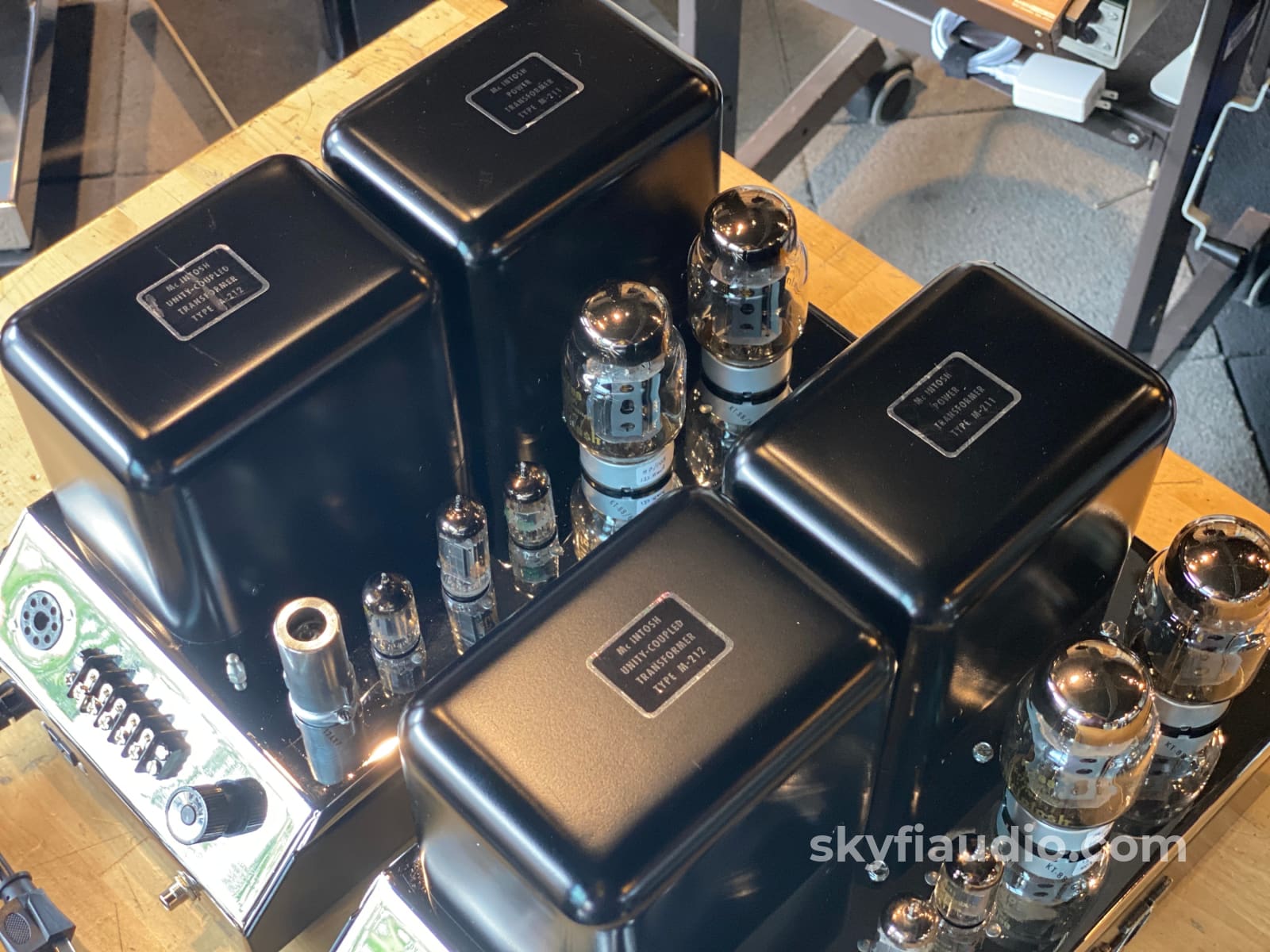 Mcintosh Mc75 Vintage And Restored Tube Monoblock Amps - 120 / 240V Capable Amplifier