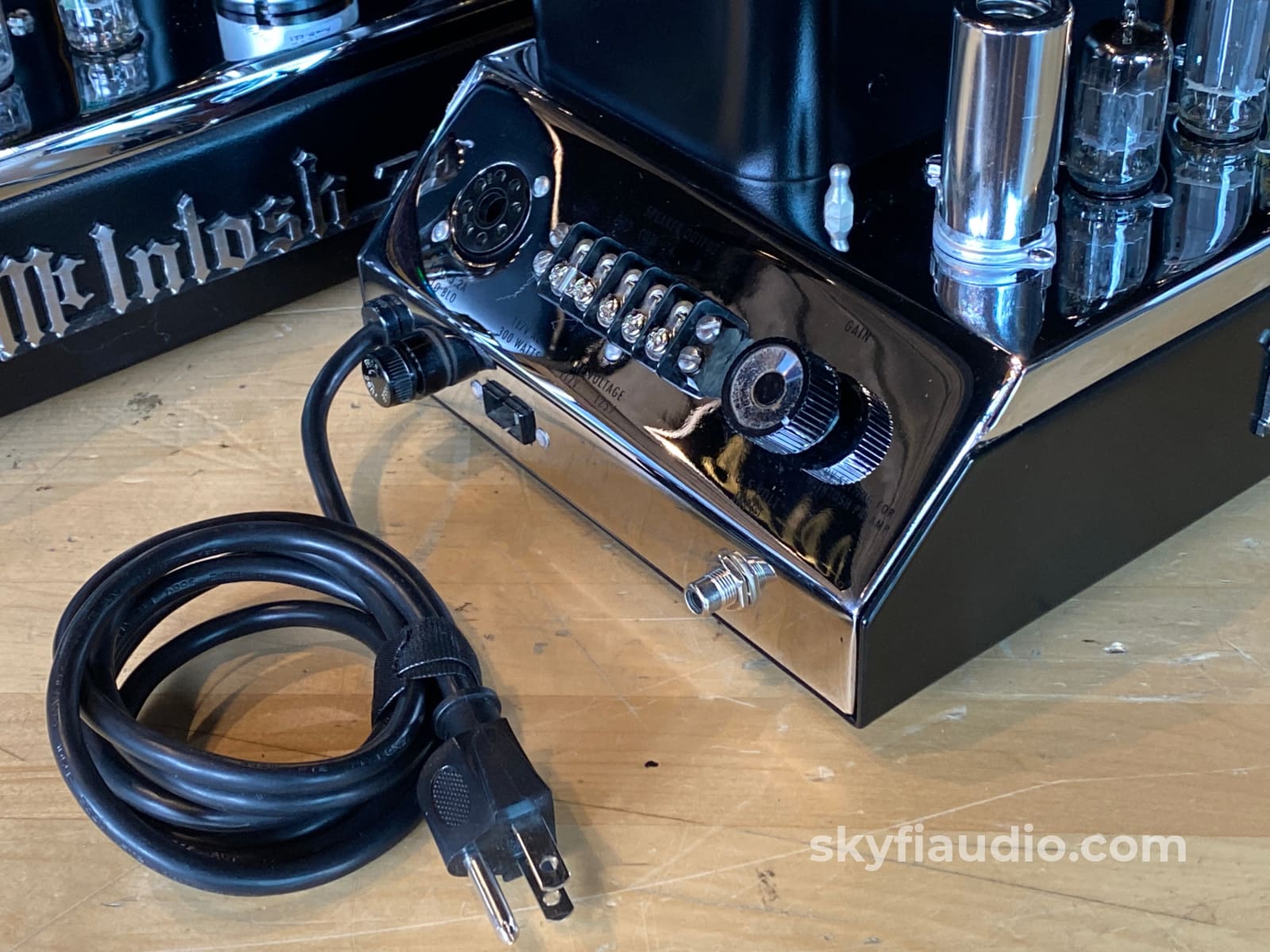 Mcintosh Mc75 Vintage And Restored Tube Monoblock Amps - 120 / 240V Capable Amplifier