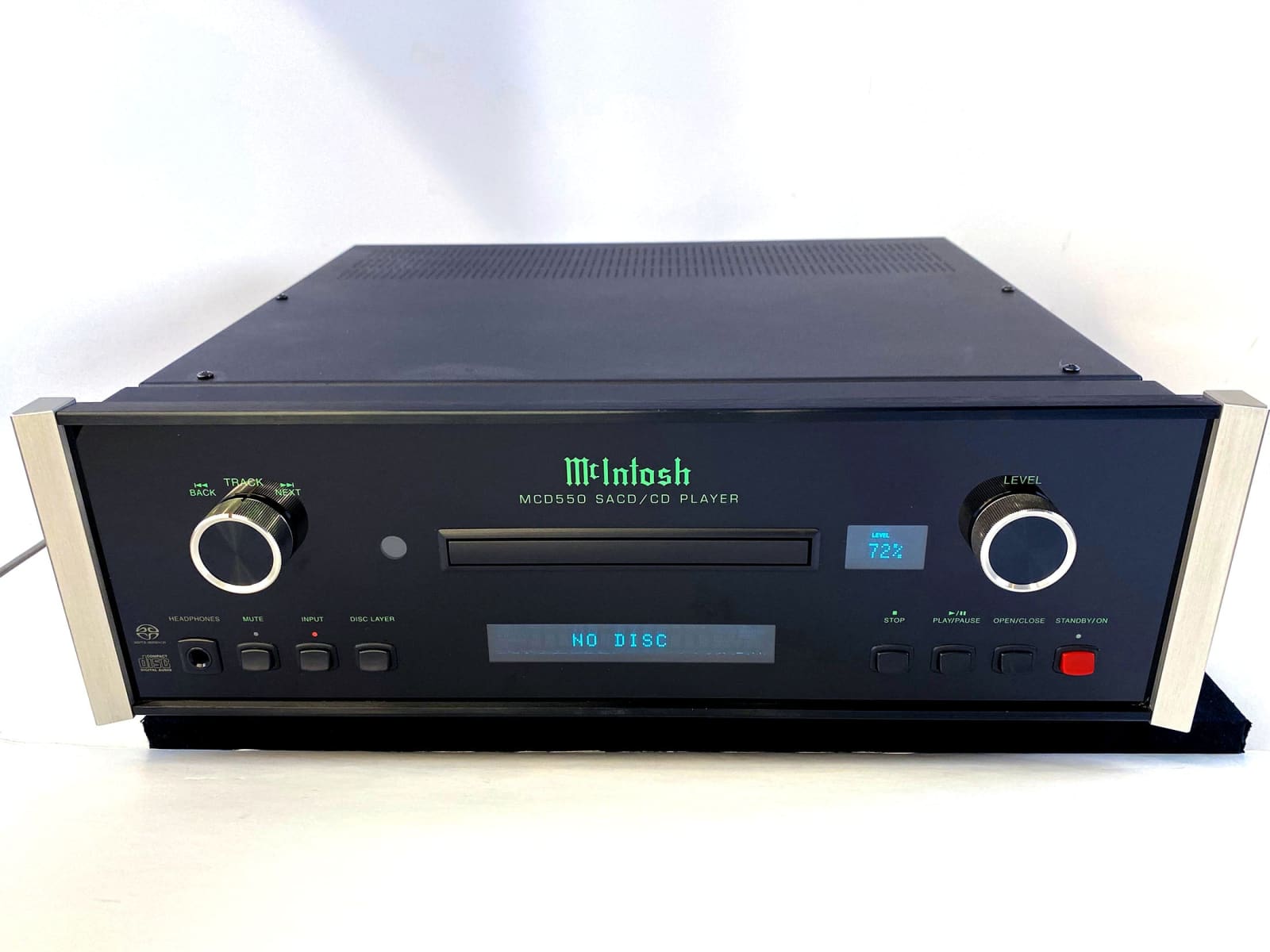 McIntosh MCD550 SACD/CD Player and DAC - FOUR 32-bit/192kHz DACs Per C