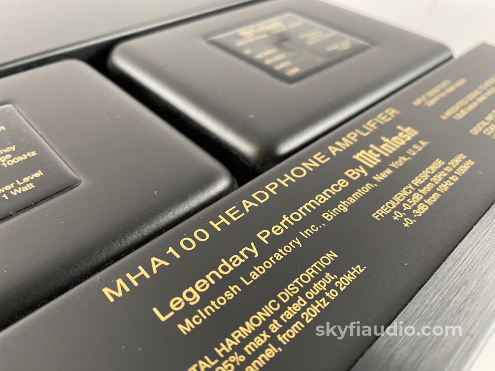 Mcintosh Mha100 Integrated Amplifier For Headphones Or Speakers