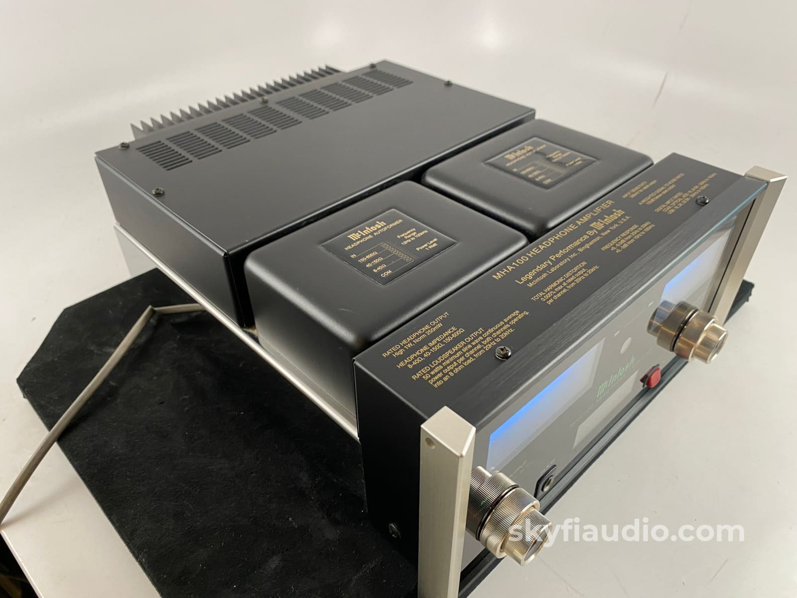 Mcintosh Mha100 Integrated Amplifier For Headphones Or Speakers