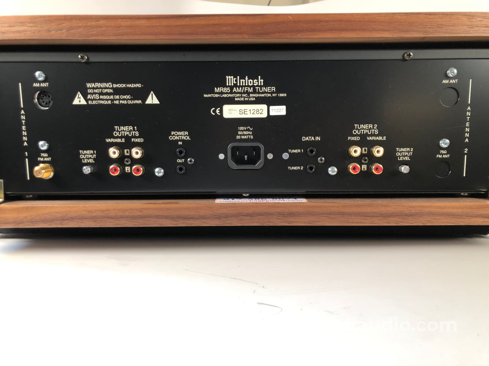 Mcintosh Mr85 Am/Fm Tuner In Custom Walnut Wood Case