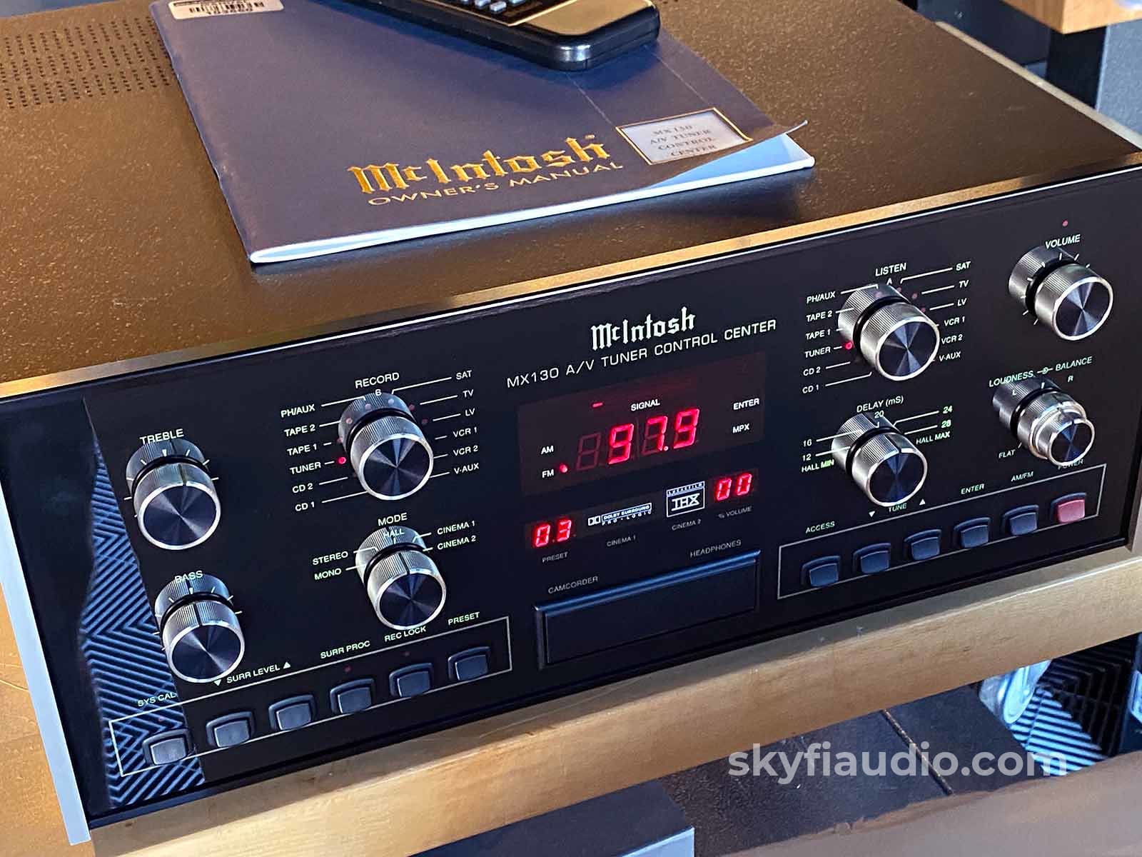 Mcintosh Mx130 Preamp/Processor With Tuner And Phono Preamplifier