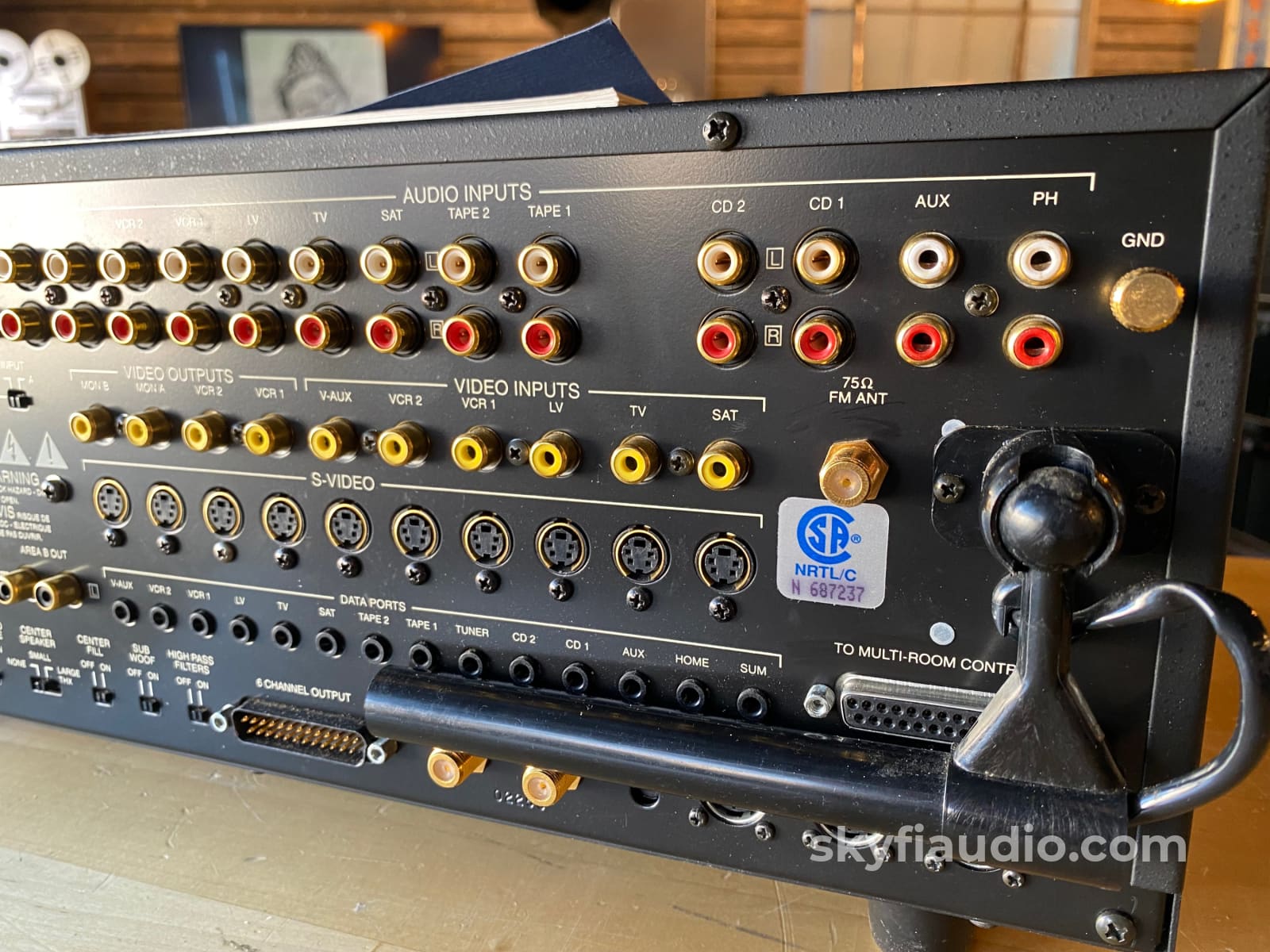 Mcintosh Mx130 Preamp/Processor With Tuner And Phono Preamplifier