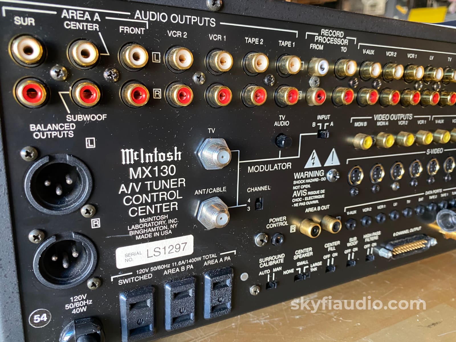 Mcintosh Mx130 Preamp/Processor With Tuner And Phono Preamplifier