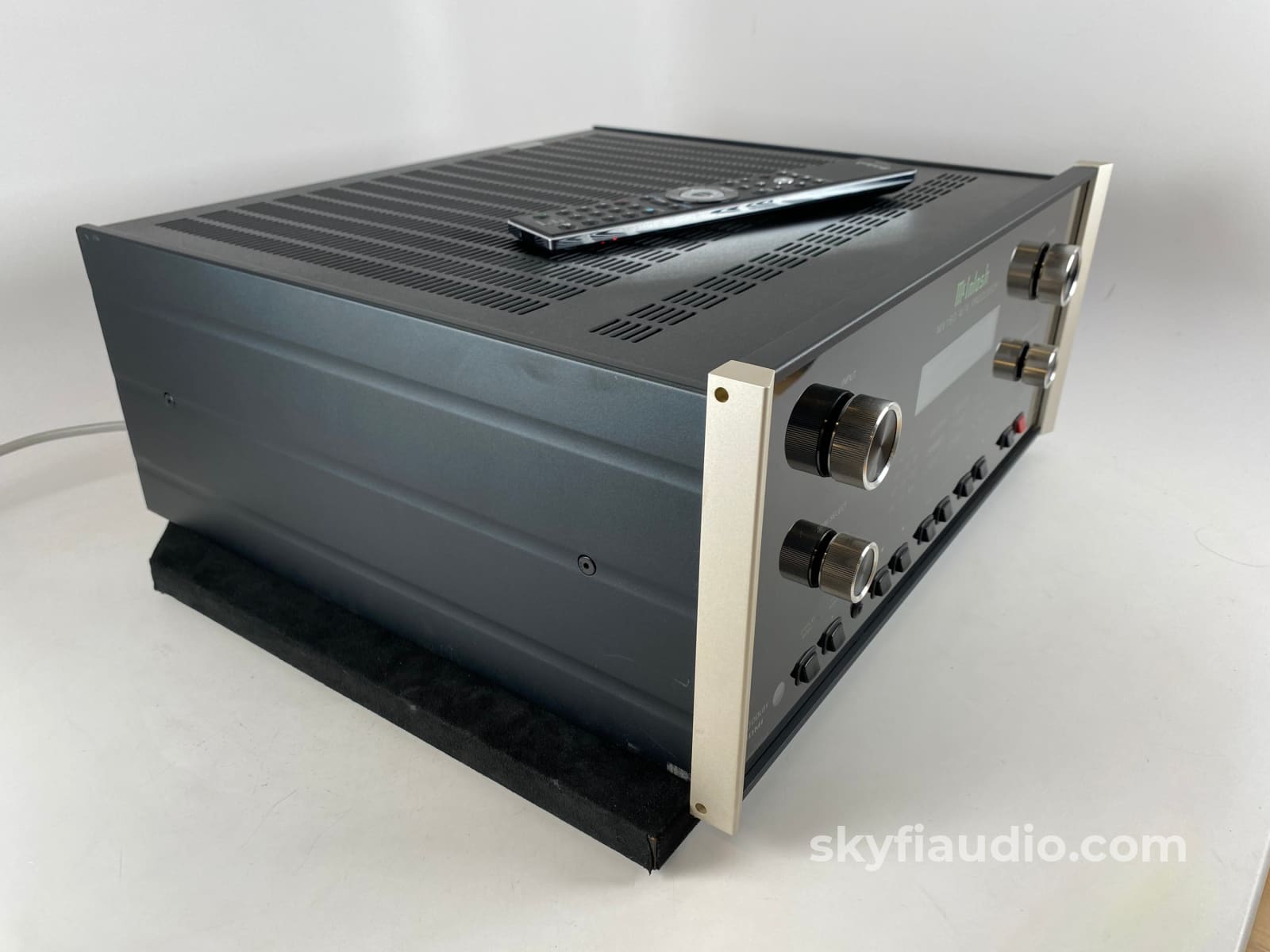 Mcintosh Mx160 Home Theater Processor 4K Ultra Hd Upscaling Dolby Atmos Dts:x Auro-3D Preamplifier