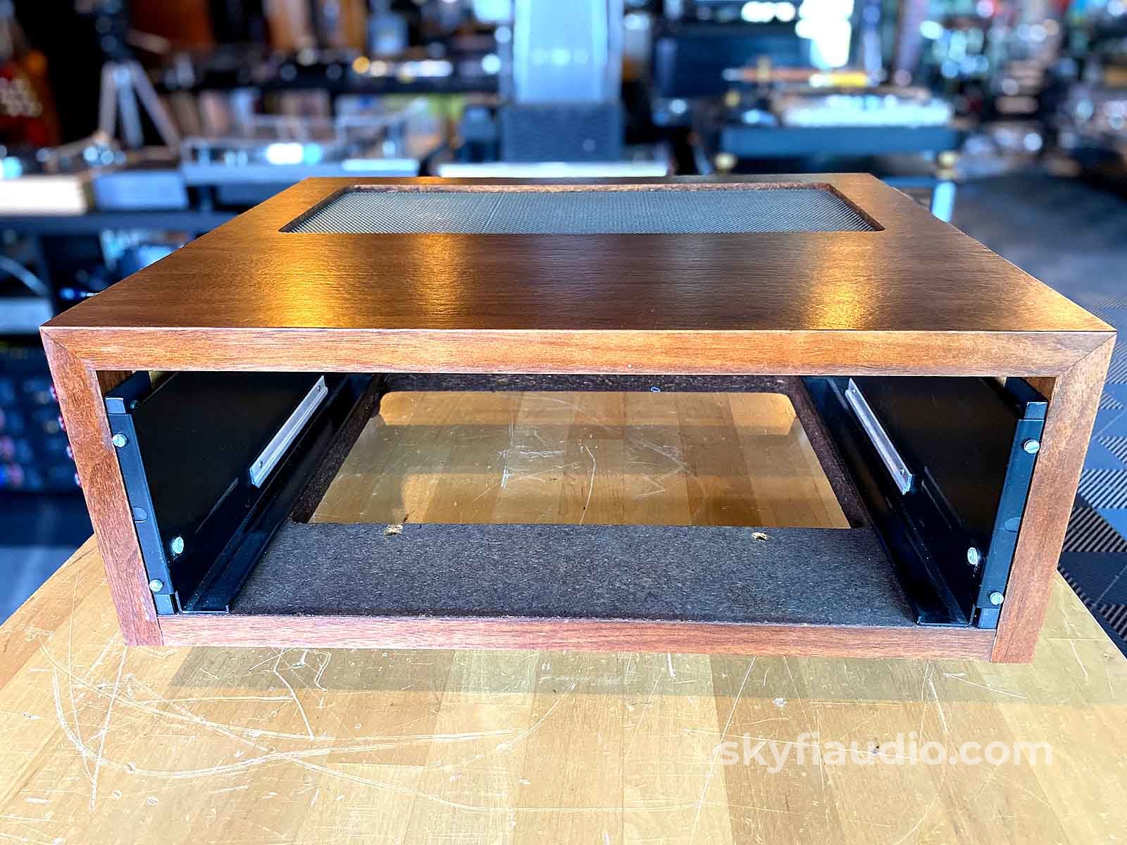 Mcintosh Wood Cabinet - W/10-12 Adjustable Panlocs Accessory