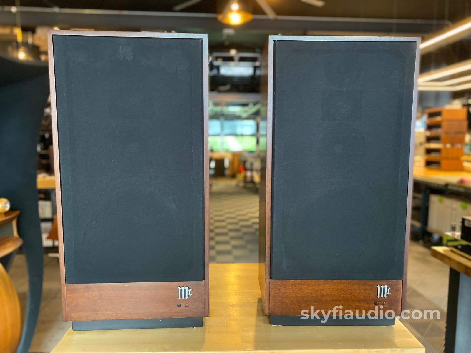 Mcintosh Xr14 Vintage 4-Way Isoplanar Radiator Speakers - Refurbished